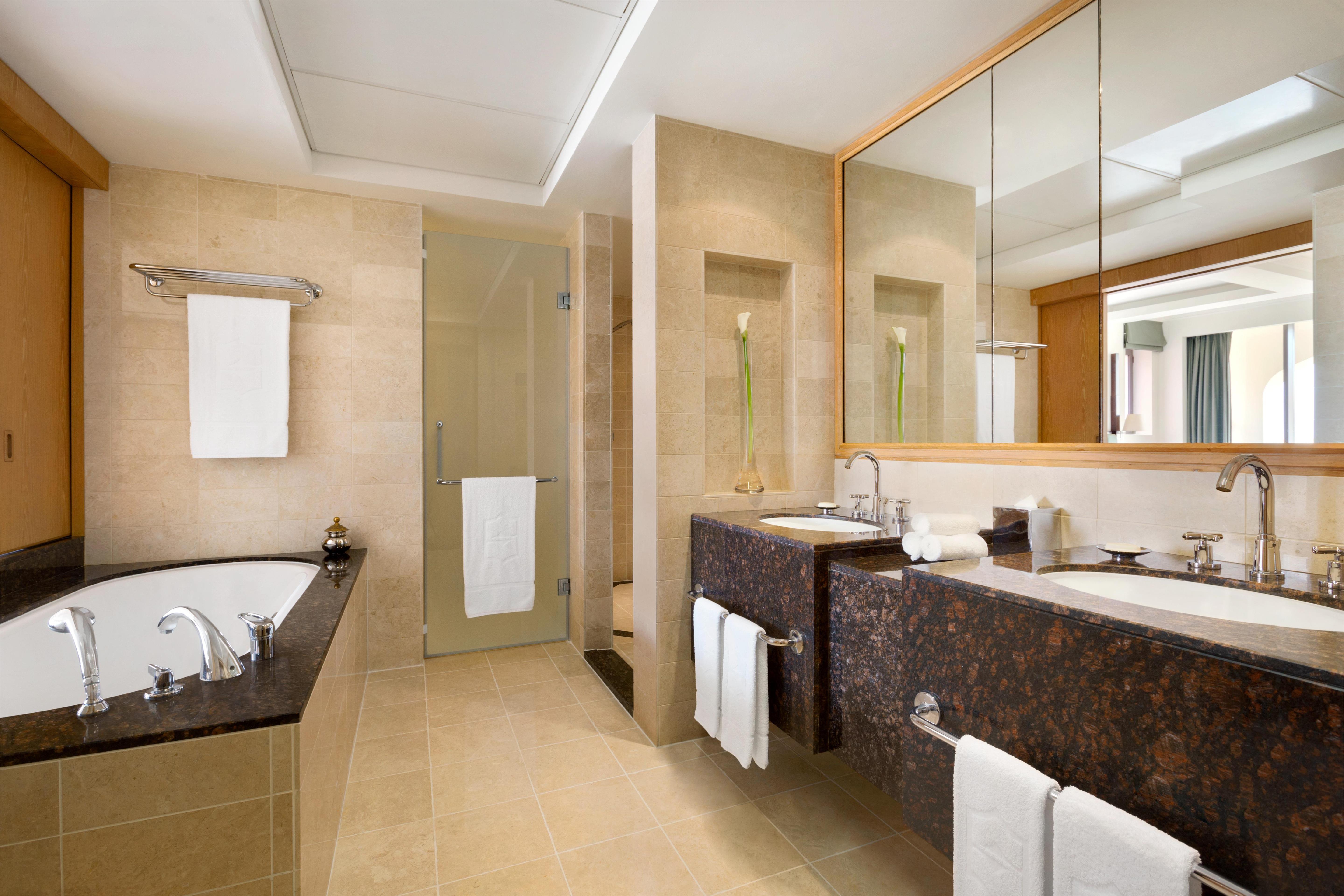 Hilton Muscat Al Bandar Room Type - TWIN ONE BDRM STE SEA VIEW