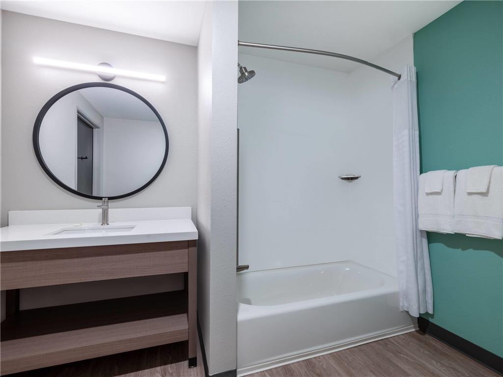 ECHO SUITES EXTENDED STAY BY WYNDHA-guestroom-Guest Room,Bathroom,On-Site.jpg