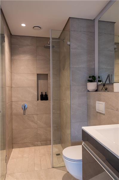 Guest Room,Bathroom,On-Site