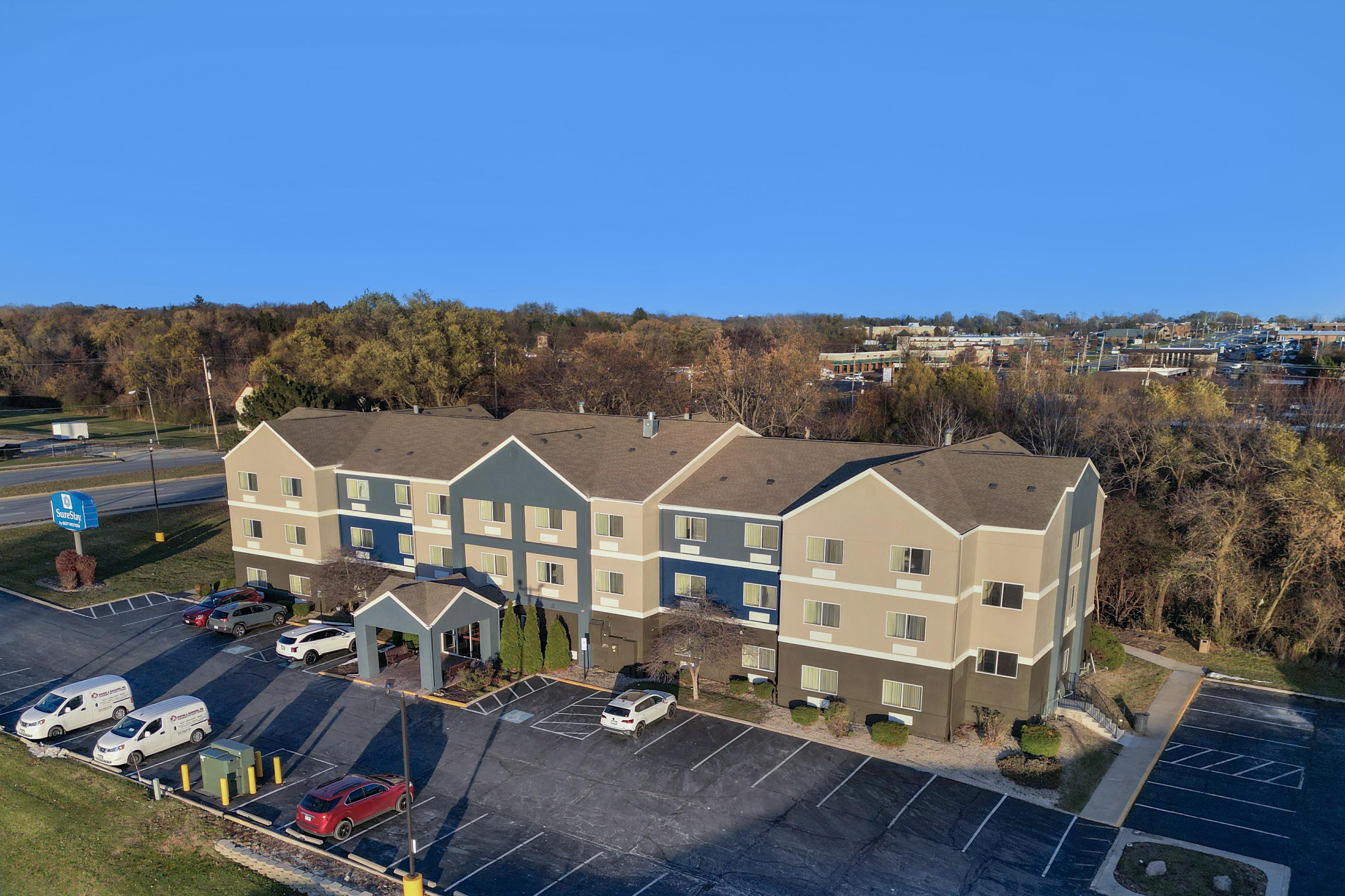 Hotel Exterior | SureStay by Best Western Mount Pleasant Racine
