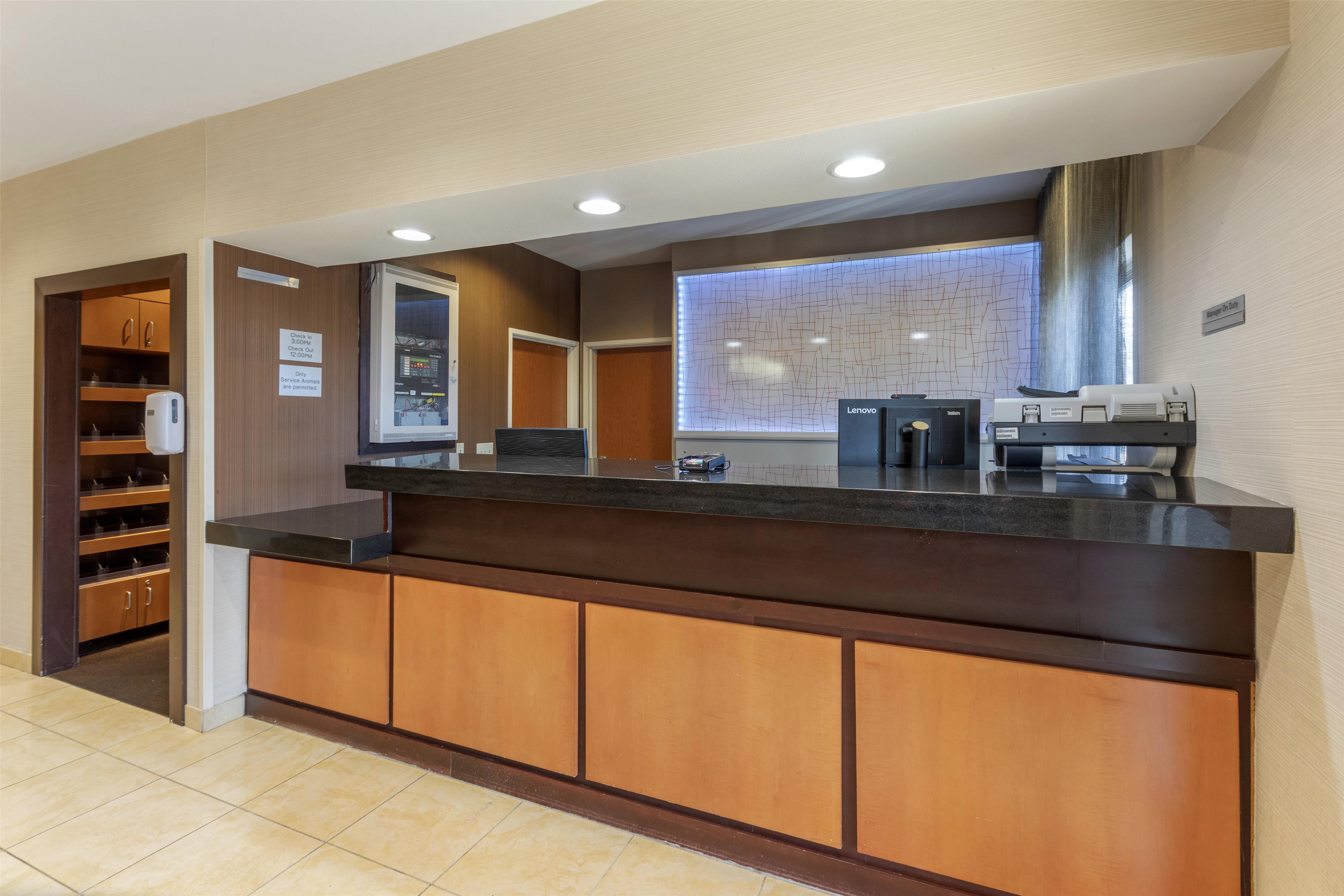 Lobby | SureStay by Best Western Mount Pleasant Racine