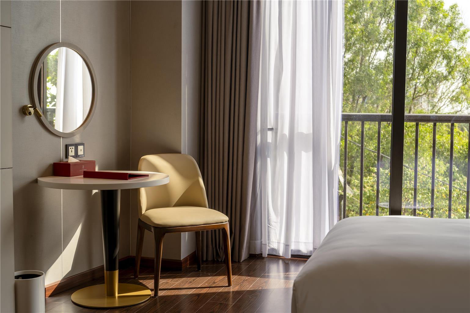 WorldHotels Long Beach Resort Phu Quoc-guestroom-Guest Room,On-Site.jpg