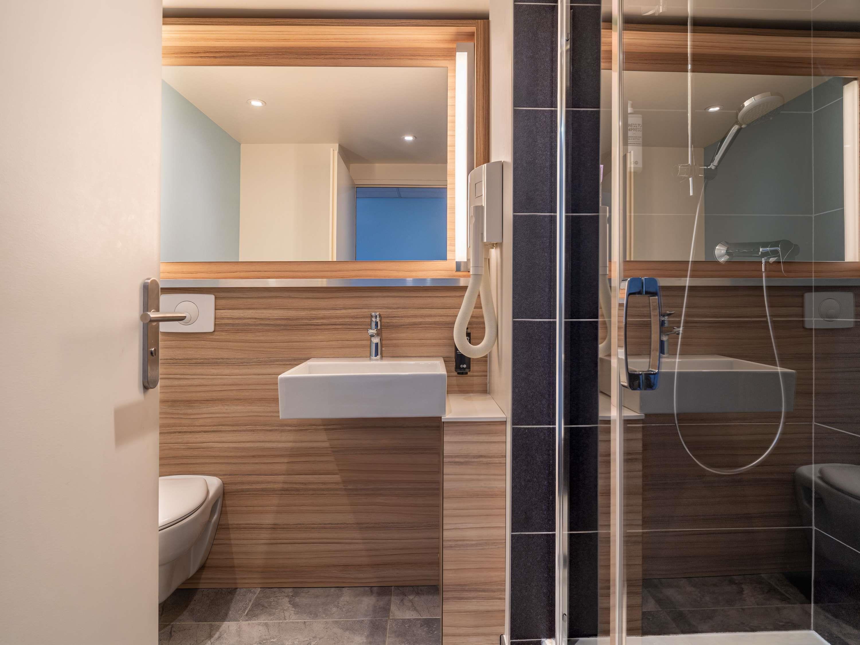 ibis Styles Ales Centre Cevennes Room Type - Standard Room - twin beds