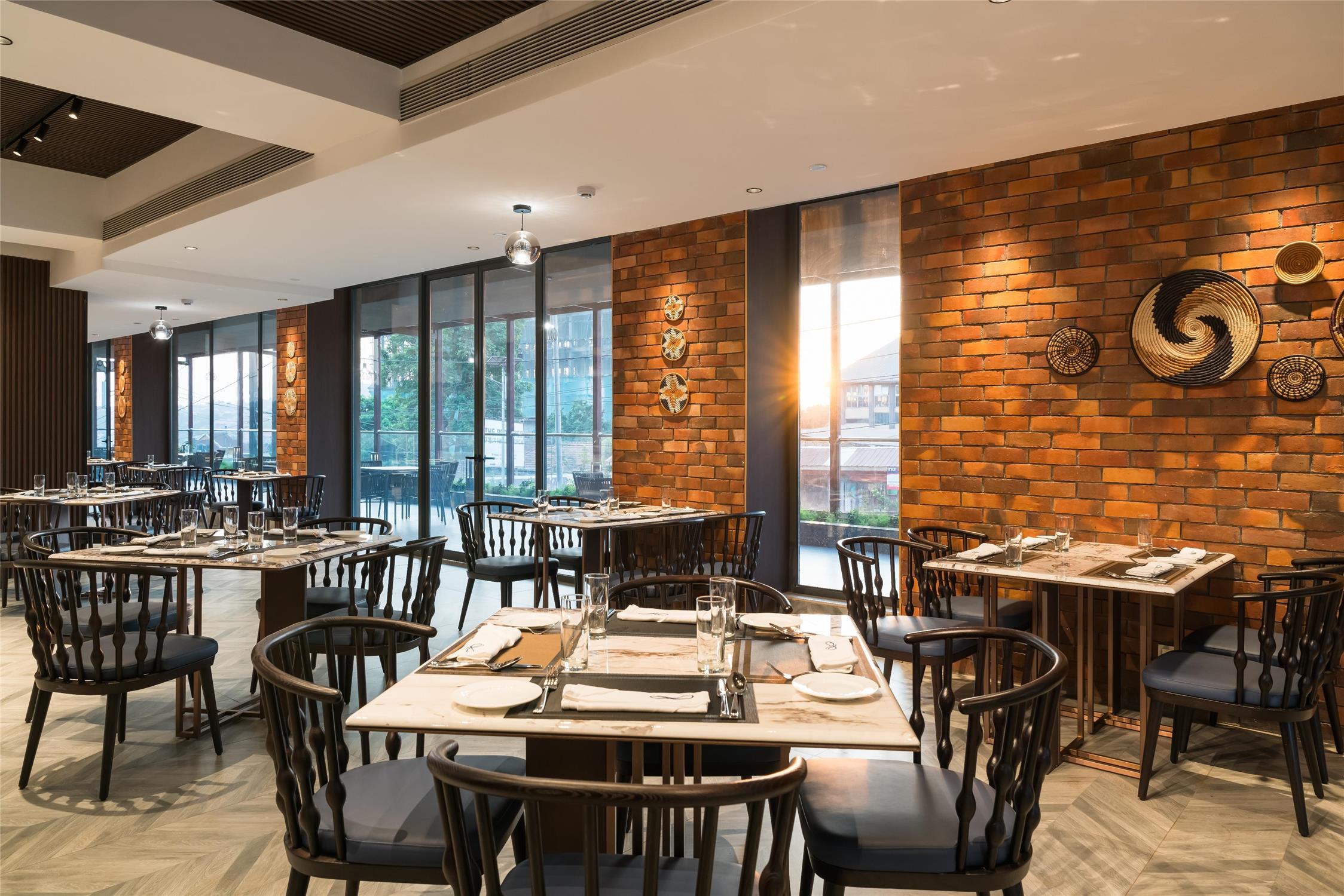 HOTEL BAMUS SAROVAR PORTICO KAMPALA - Flavours Restaurant