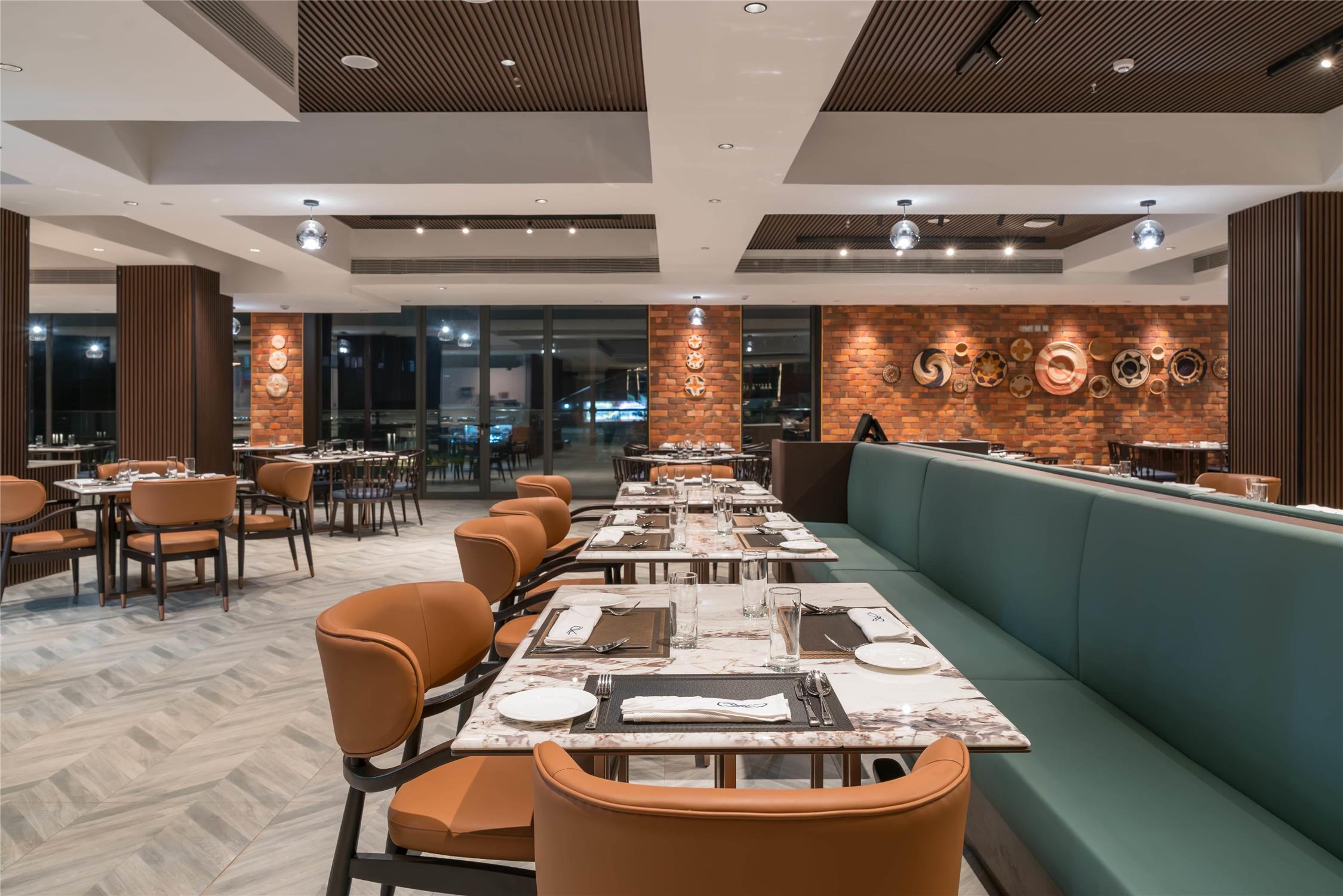 HOTEL BAMUS SAROVAR PORTICO KAMPALA - Flavours Restaurant