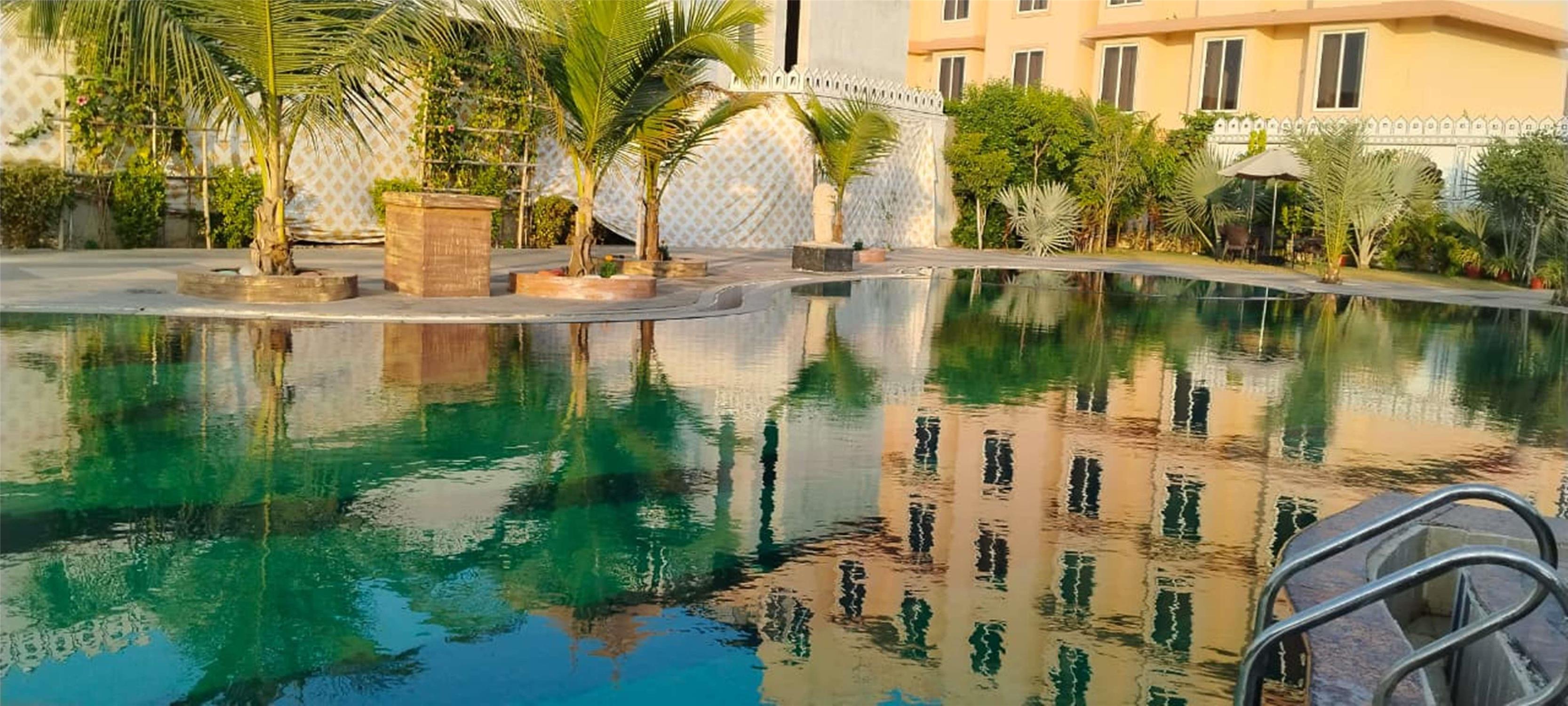 HOTEL MUKUNDRA SAROVAR PREMIERE KOTA - Pool