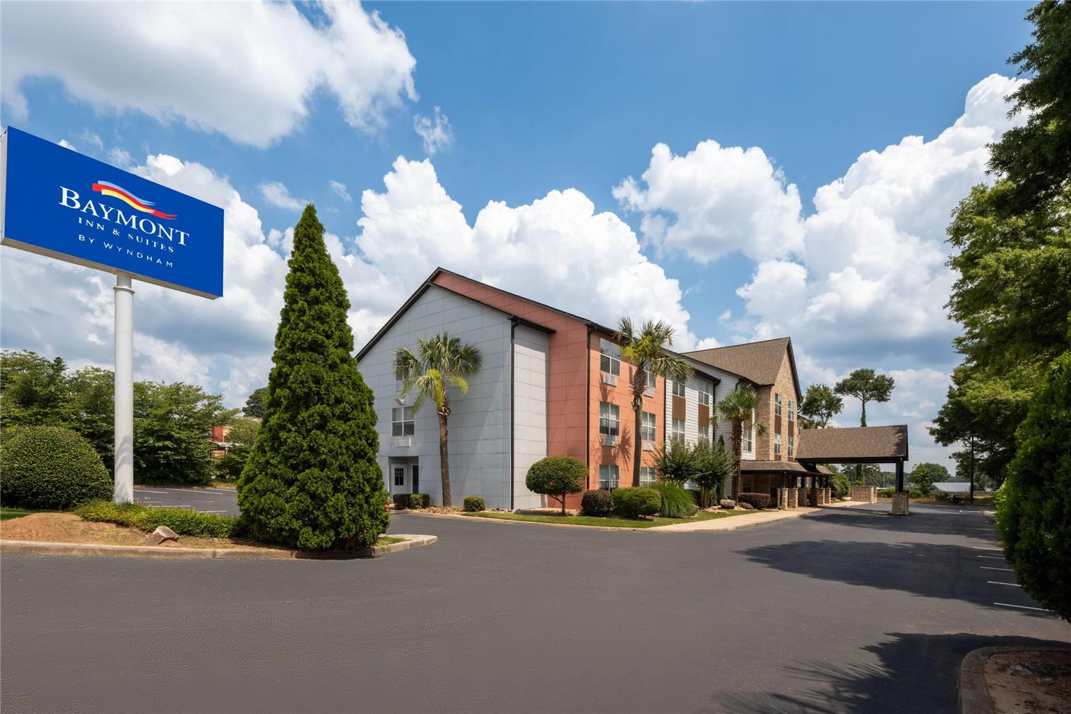 Baymont Inn & Suites Atlanta I-75 South