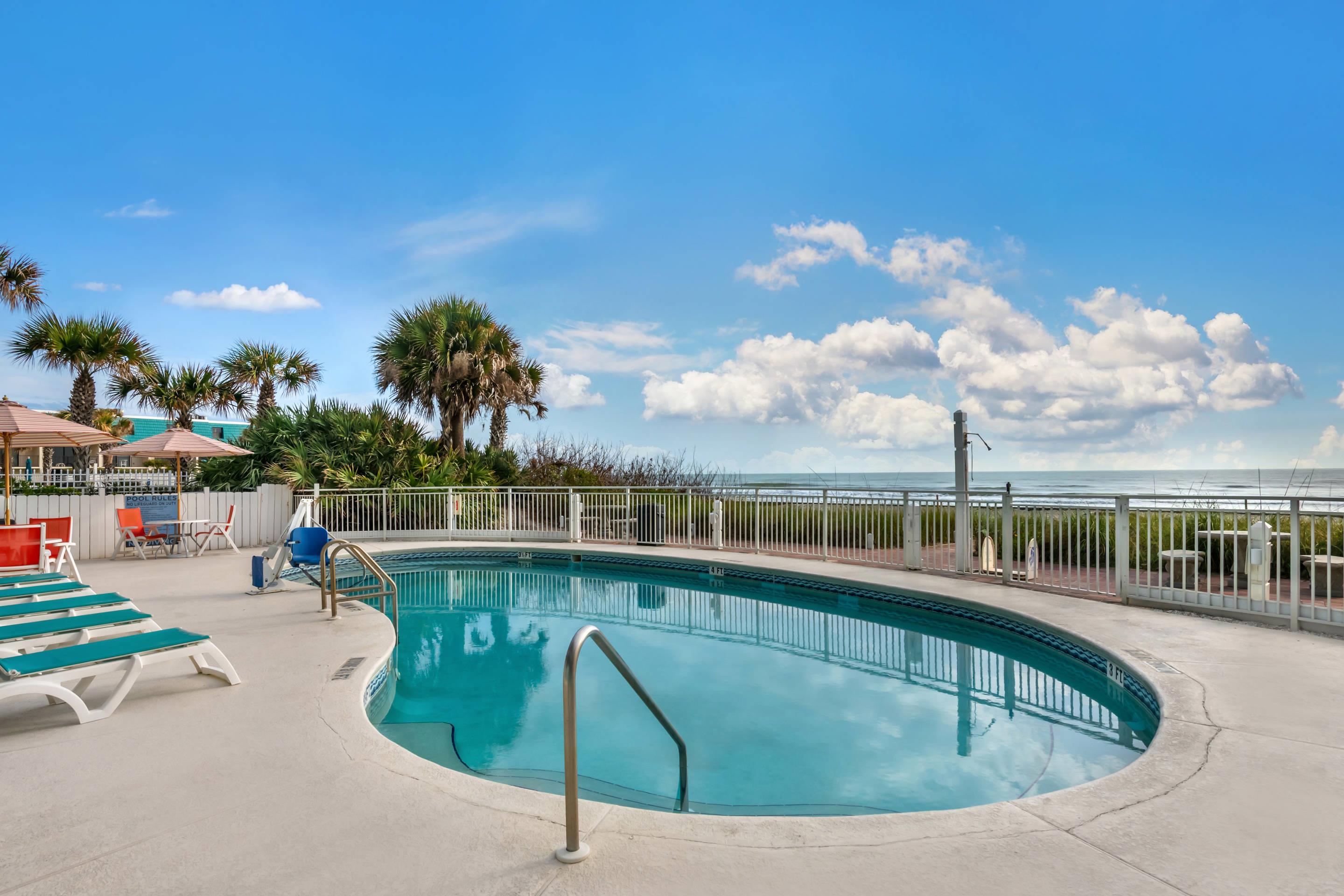 Outdoor pool | Coconut Palms Beach Resort II, an Ascend Collection Hotel
