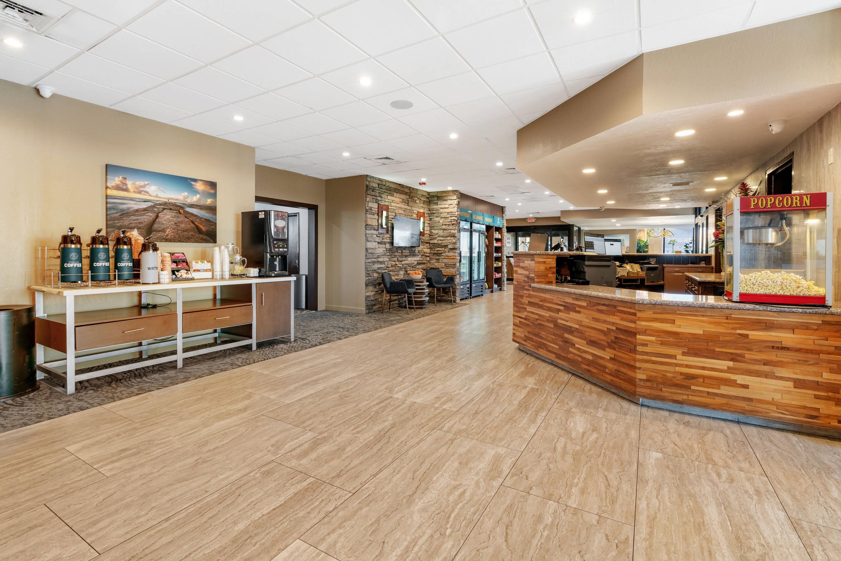 Front desk | Beachfront Palms Hotel Galveston