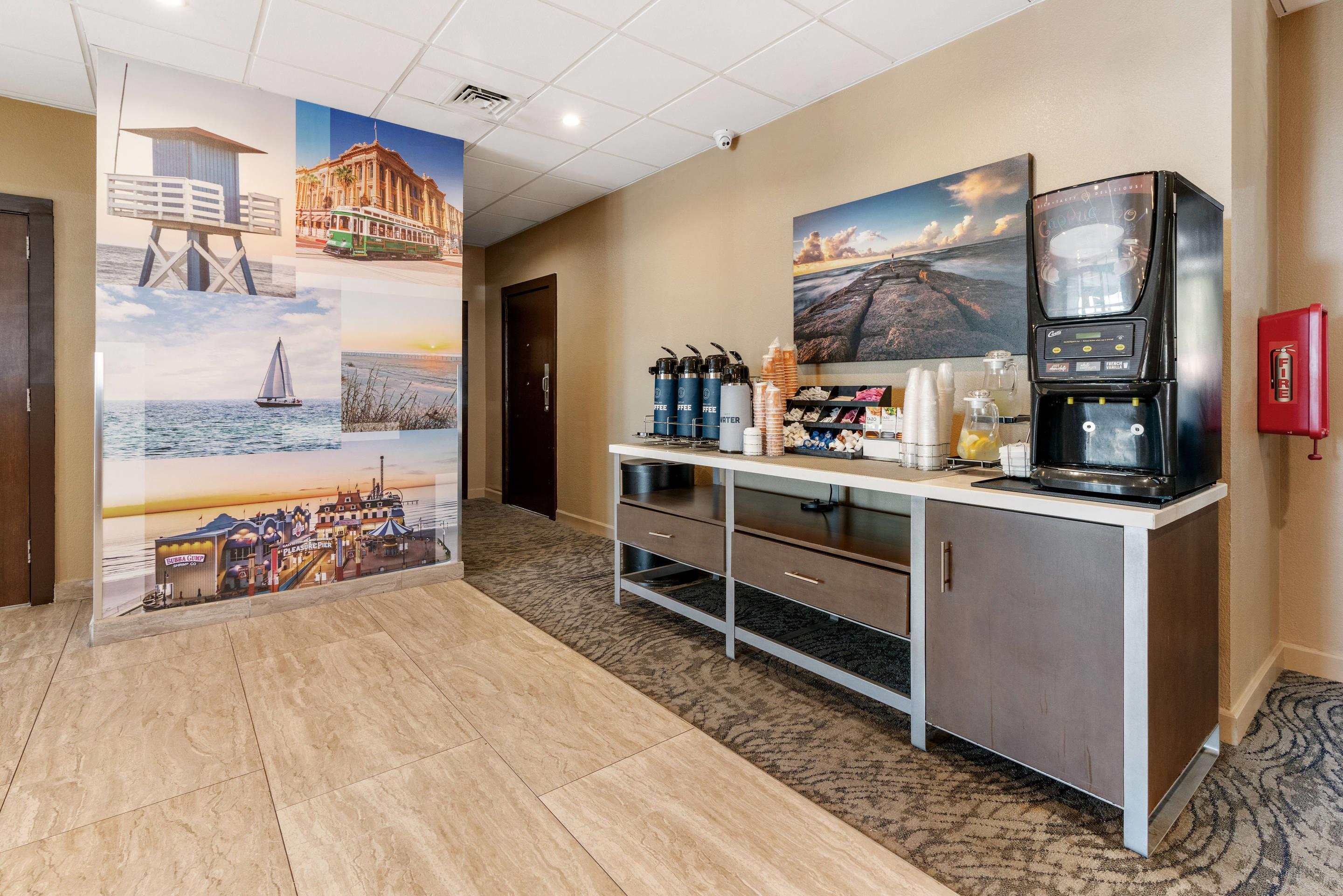 Complimentary Beverage Station | Beachfront Palms Hotel Galveston