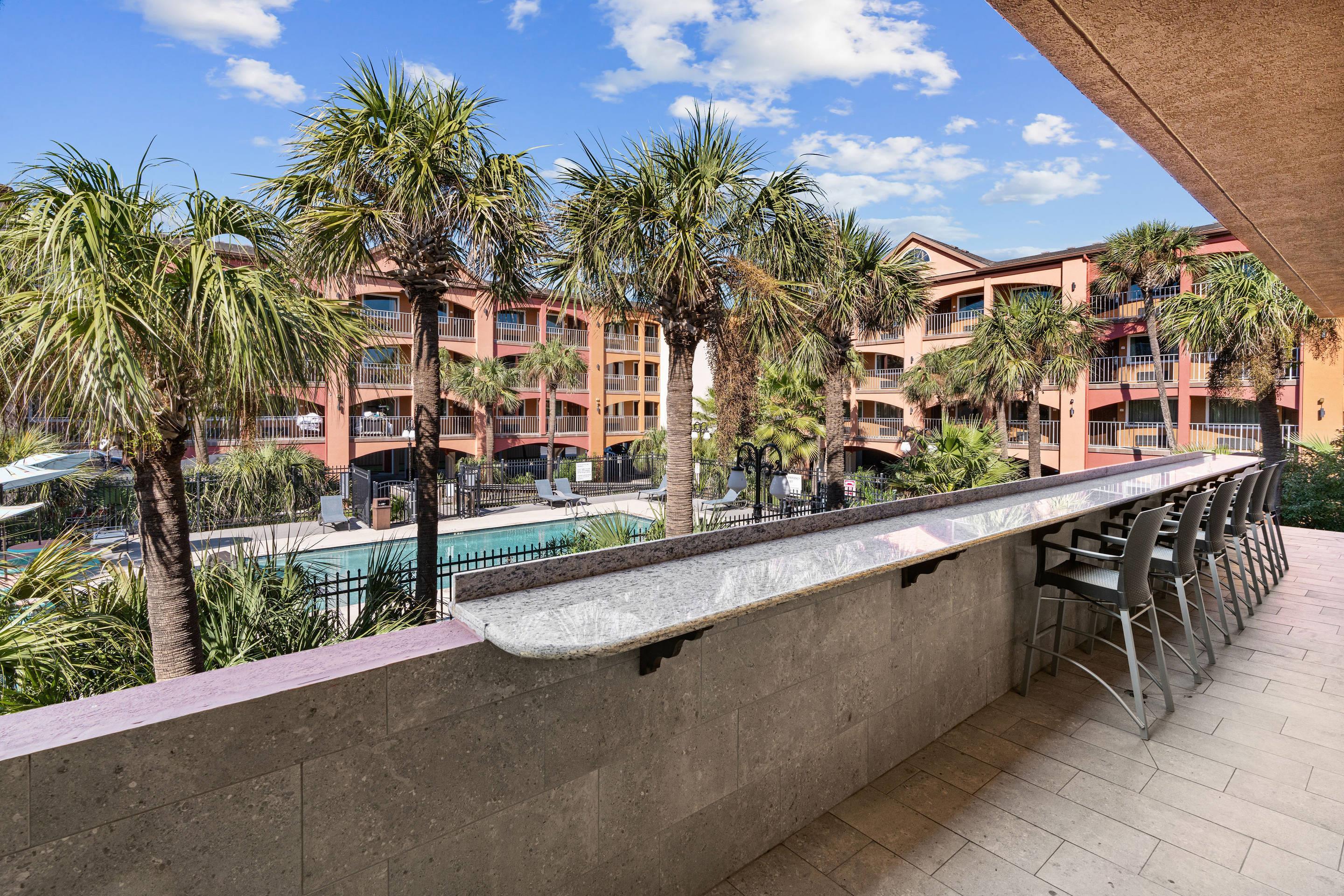 Balcony Bar | Beachfront Palms Hotel Galveston