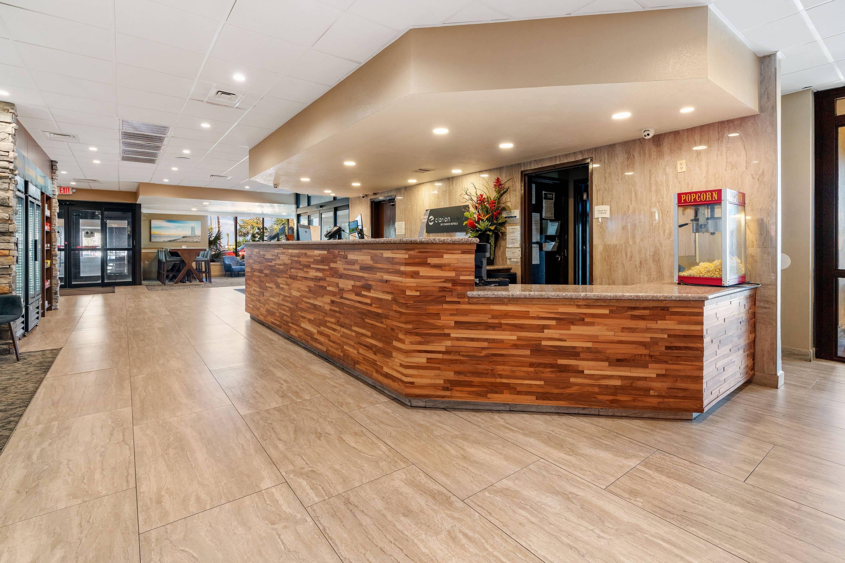 Front desk | Beachfront Palms Hotel Galveston