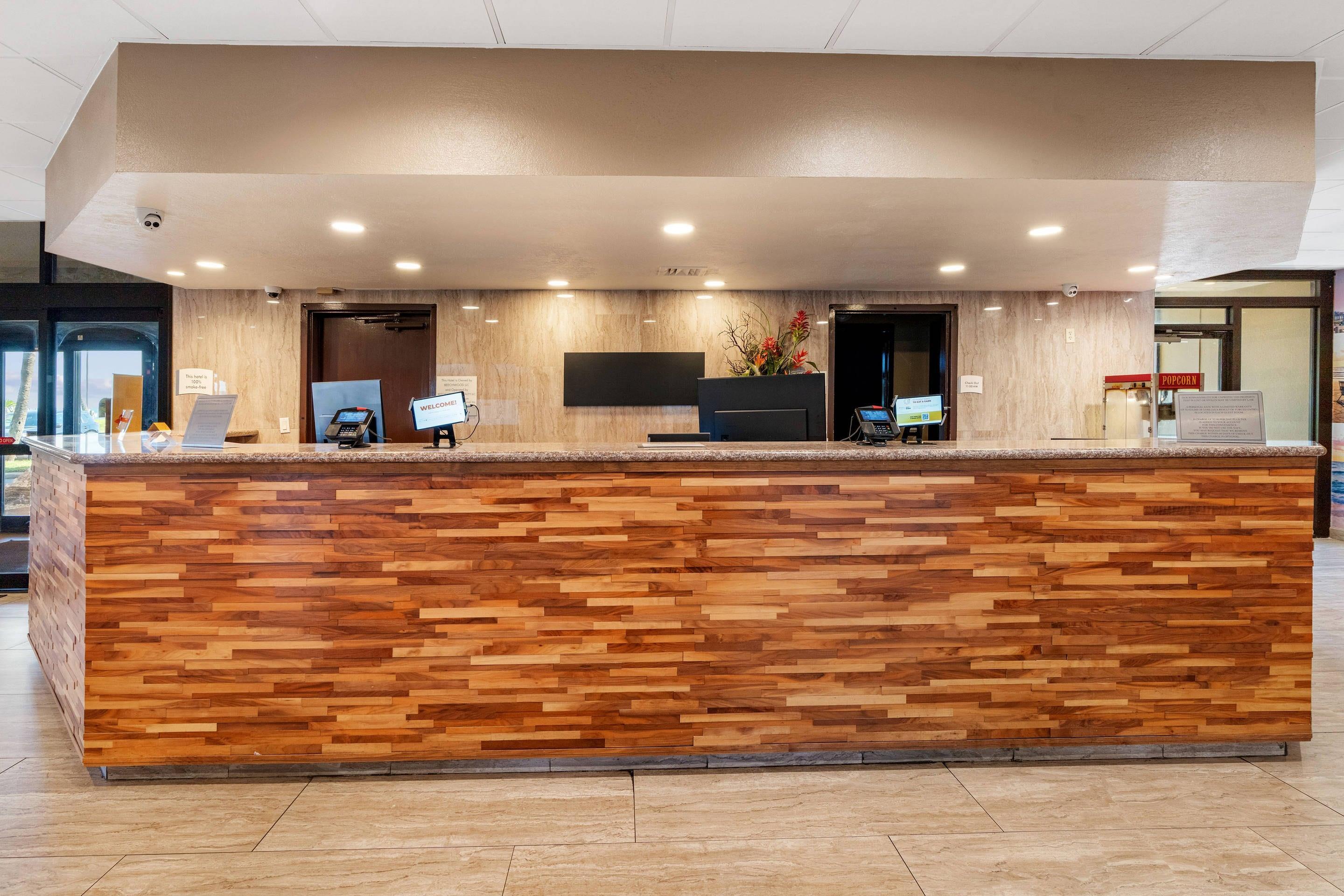 Hotel lobby | Beachfront Palms Hotel Galveston