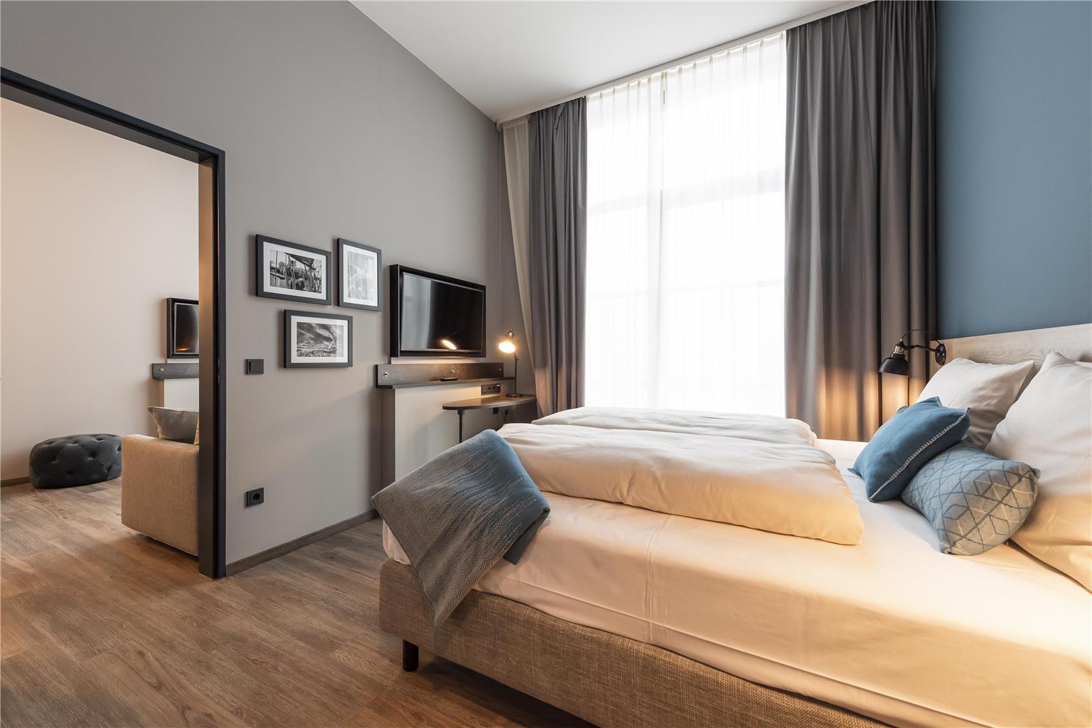 HARBR. HOTEL HEILBRONN , A MEMBER O-guestroom-Guest Room,Suite,On-Site.jpg