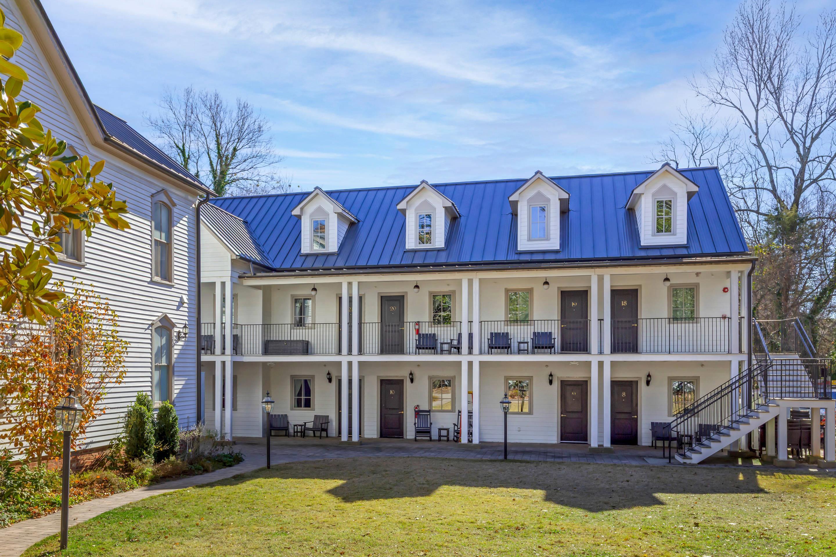 Hotel exterior | The Colonial Inn, an Ascend Collection Hotel