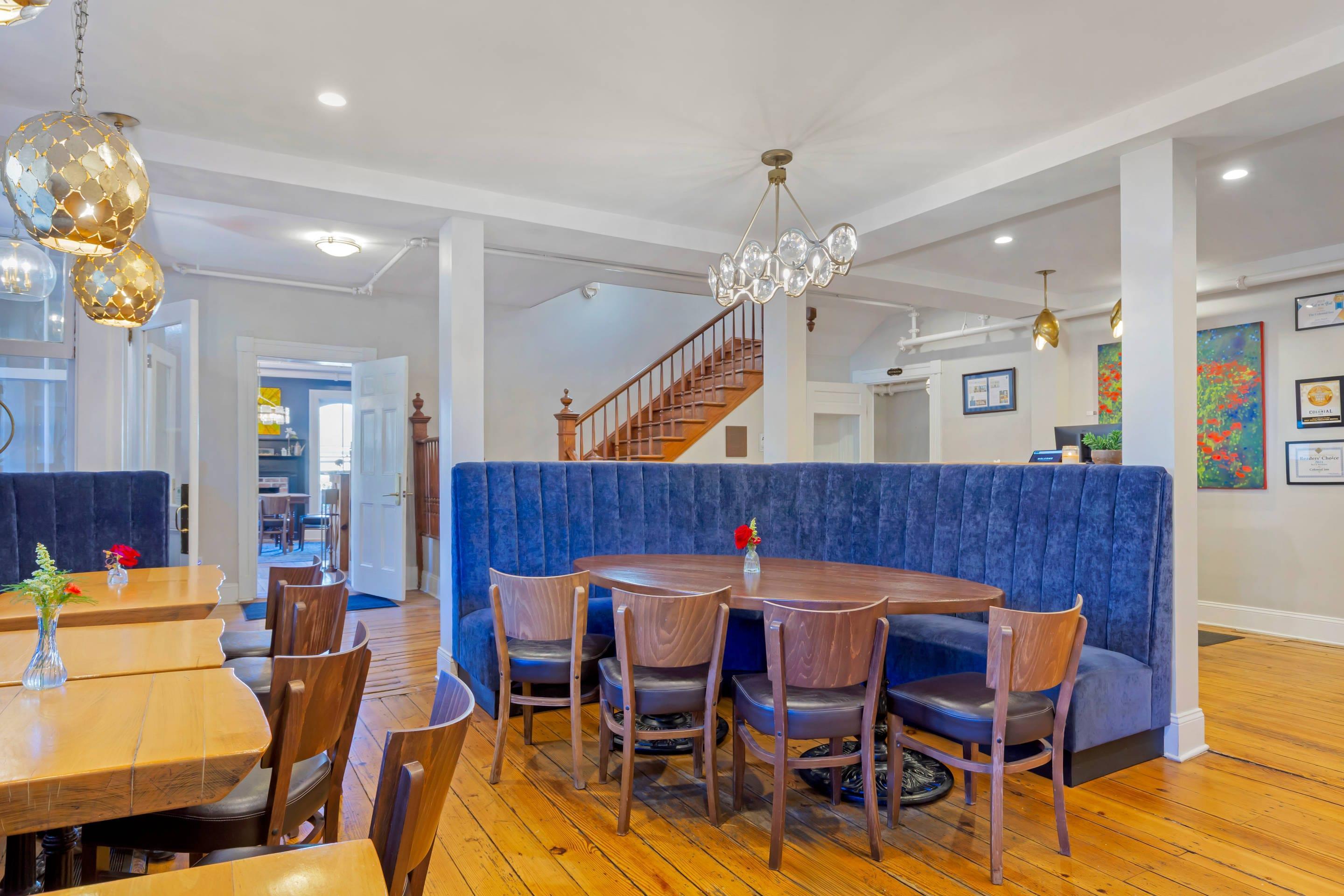 Hotel lobby | The Colonial Inn, an Ascend Collection Hotel