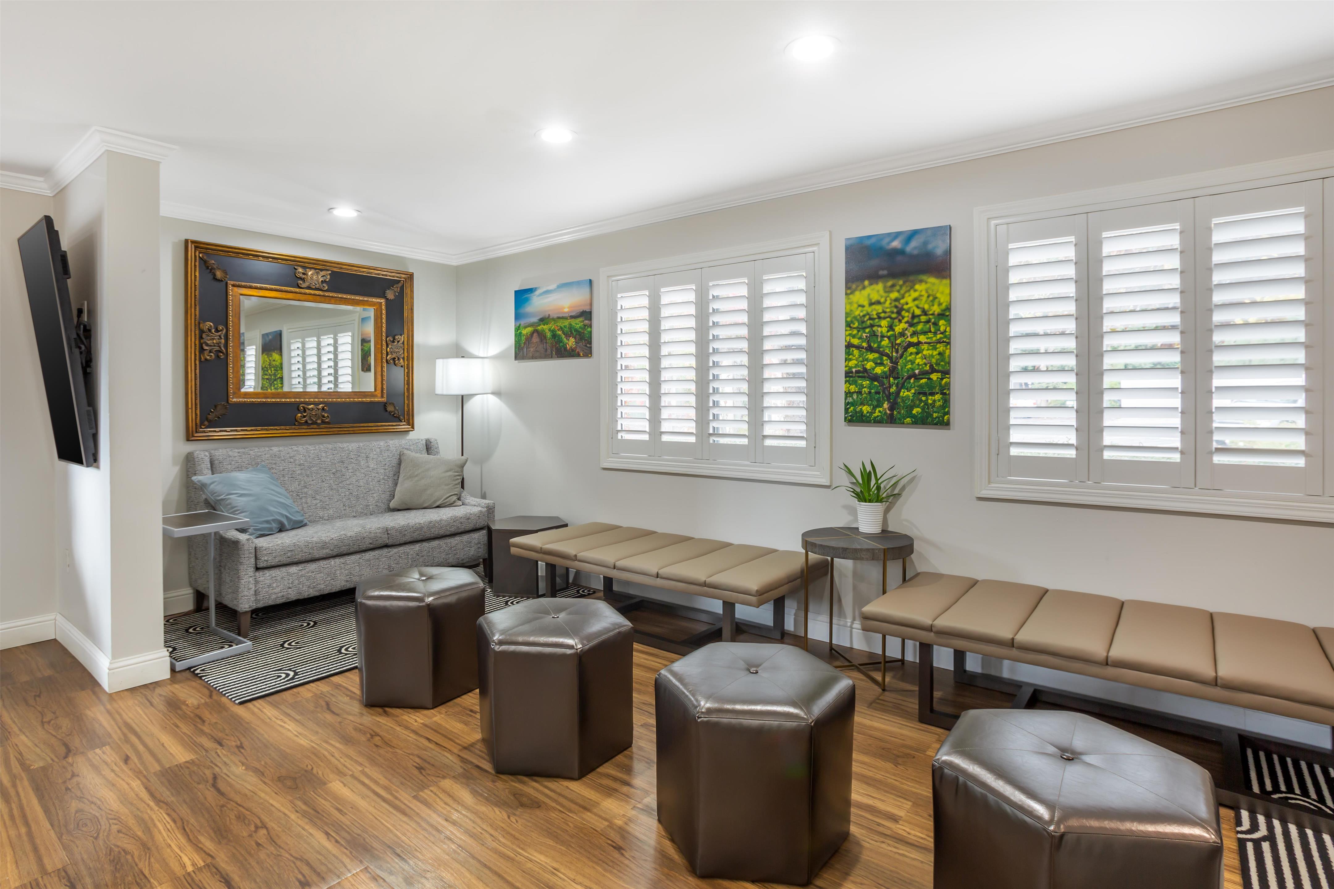 Dry Creek Mod lobby