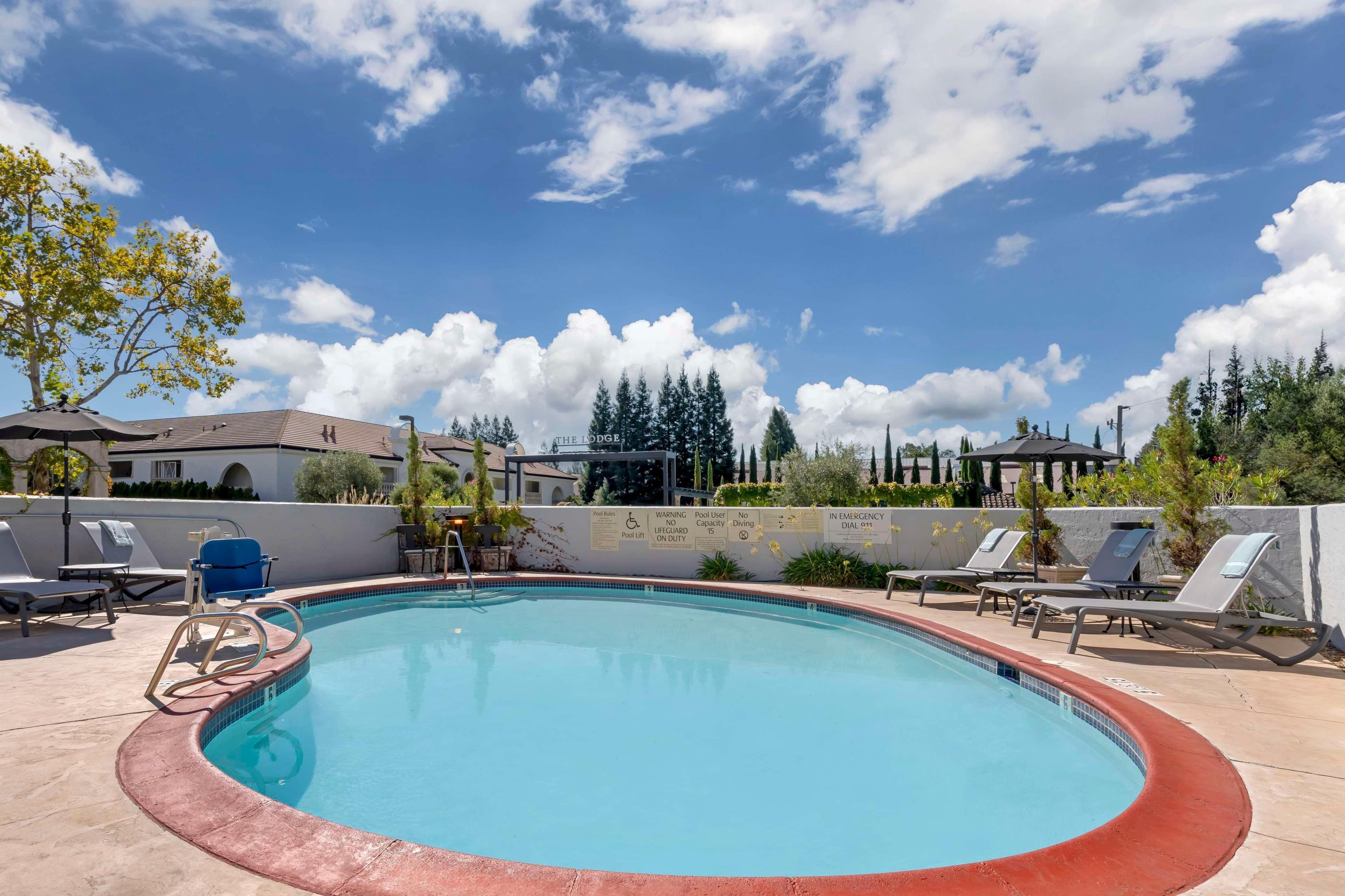 Dry Creek Mod Pool Photo