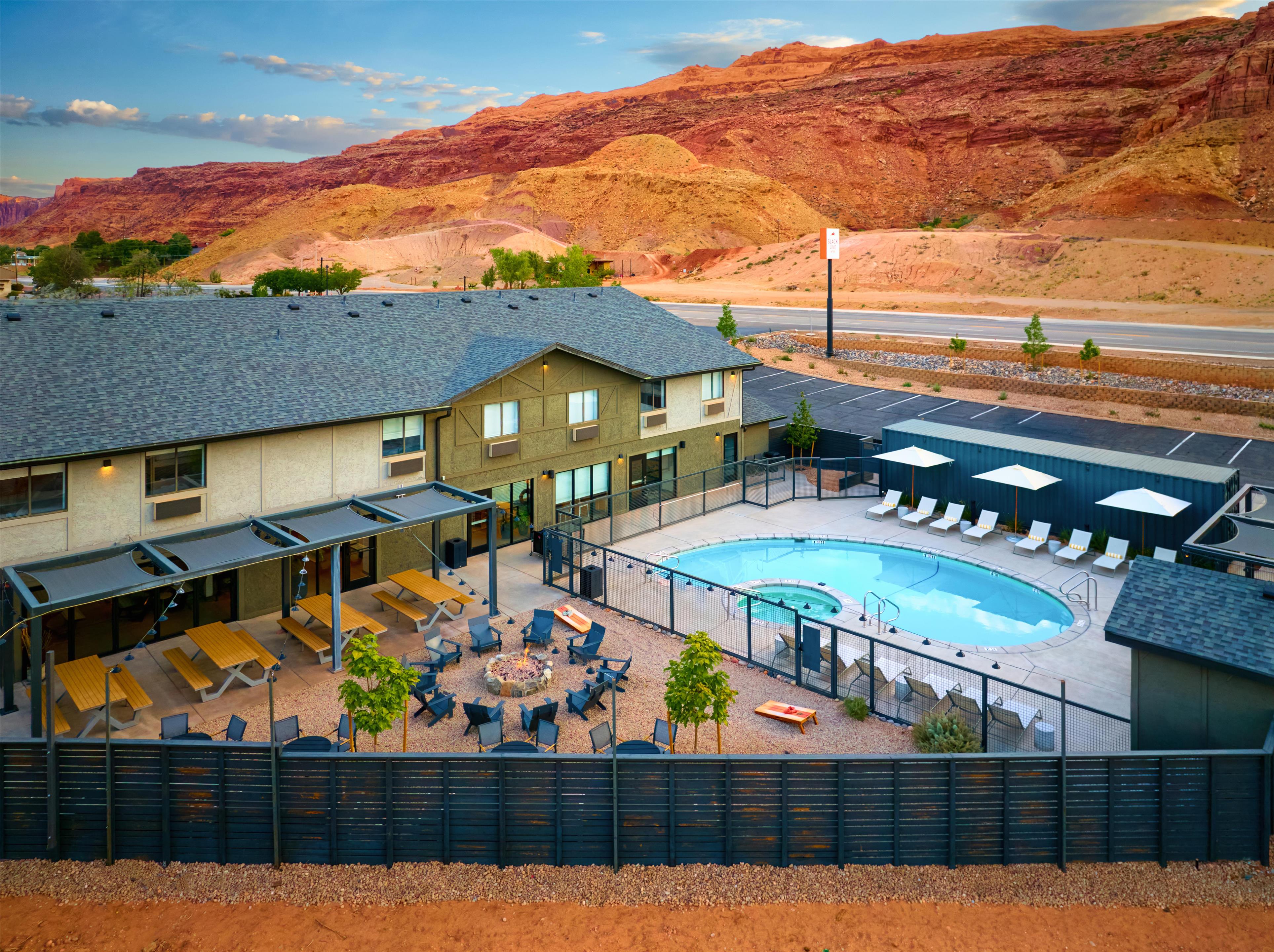 Pool | Slackline Moab, Outset Collection by Hilton