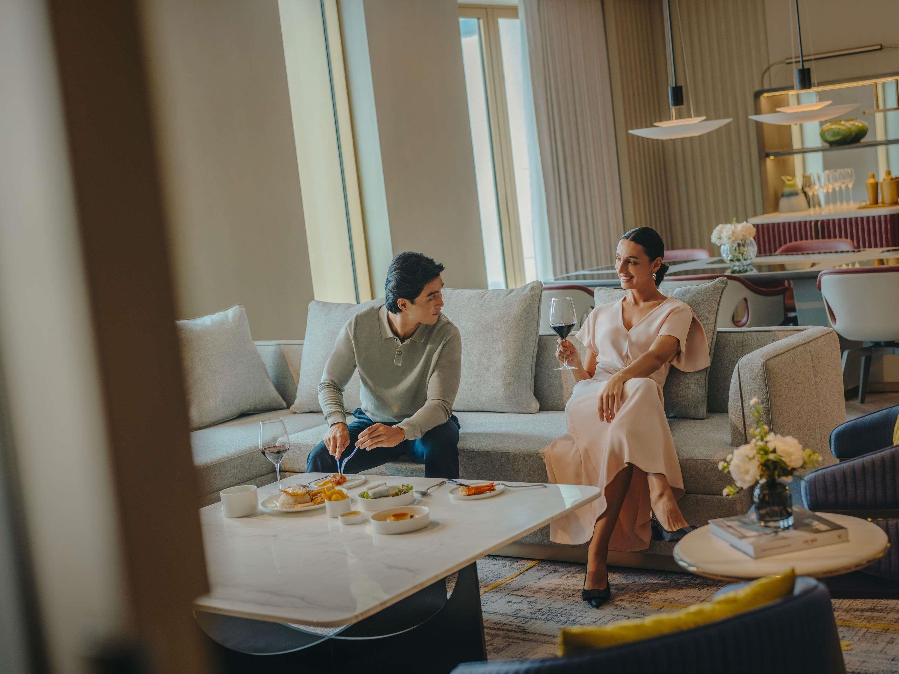 Fairmont Hanoi Room Type - SIGNATURE GOLD 1 BEDROOM SUITE King - 130sm High Floor with Lounge Access Fairmont Hanoi Room Type - SIGNATURE GOLD 1 BEDROOM SUITE King - 130sm High Floor with Lounge Access