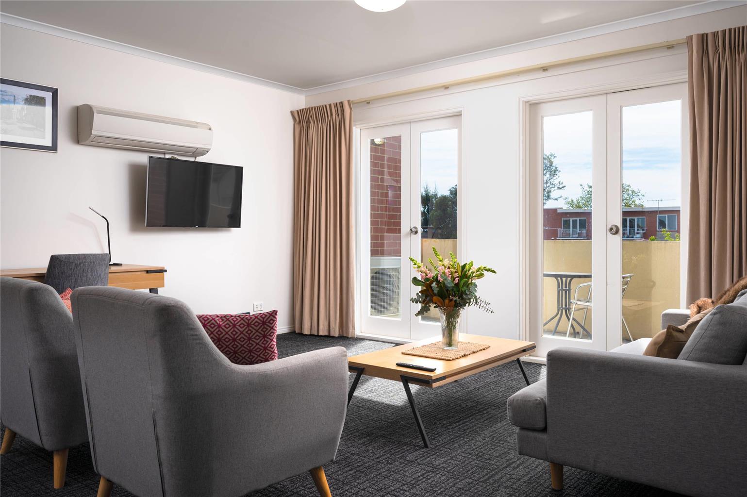 MainStay Suites Kew