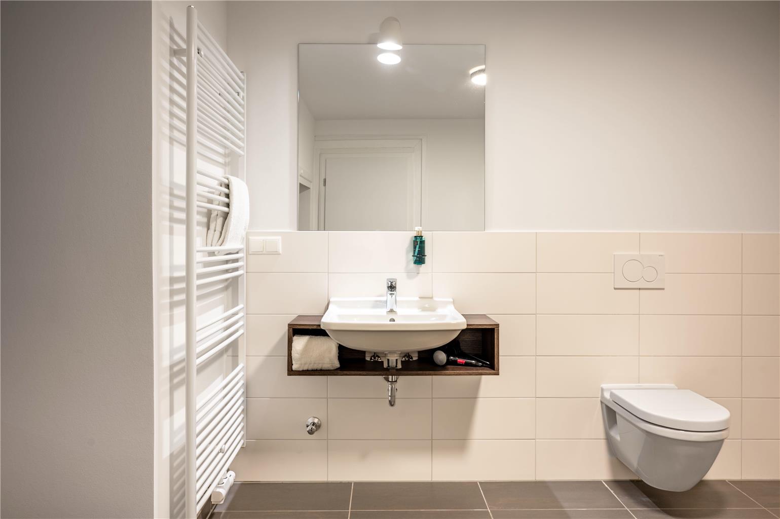 ipartment Wolfsburg @HOME by Best Western-guestroom-Guest Room,Bathroom,On-Site.jpg