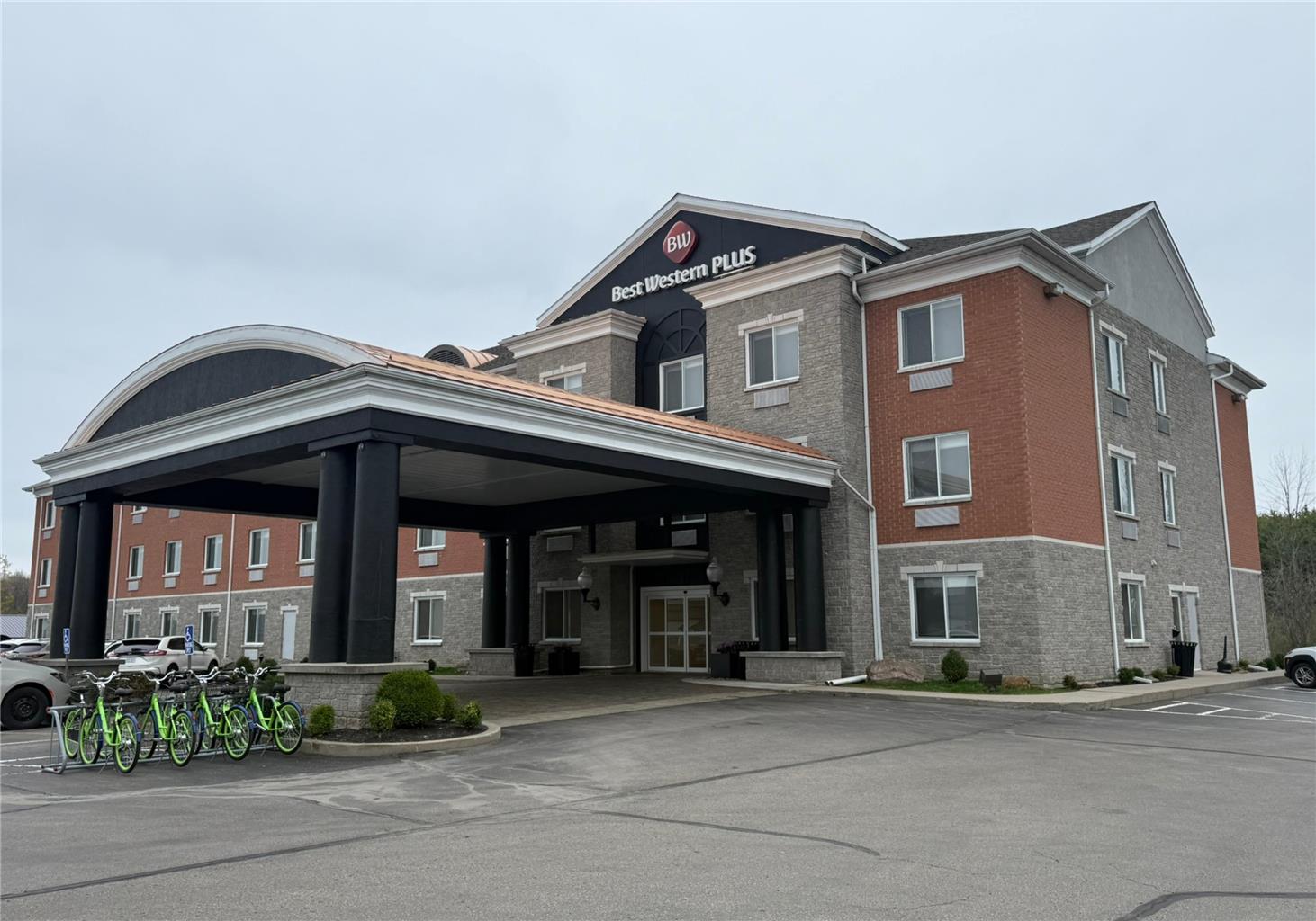 Best Western Plus 1000 Islands Hotel