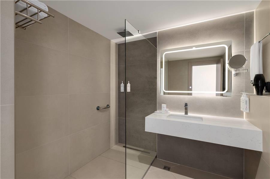 Guest Room,Bathroom,On-Site