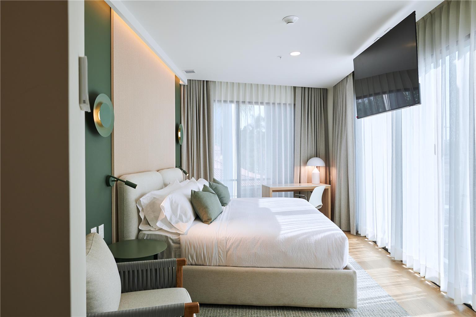 WorldHotels Acueducto Guadalajara-guestroom-Guest Room,On-Site.jpg