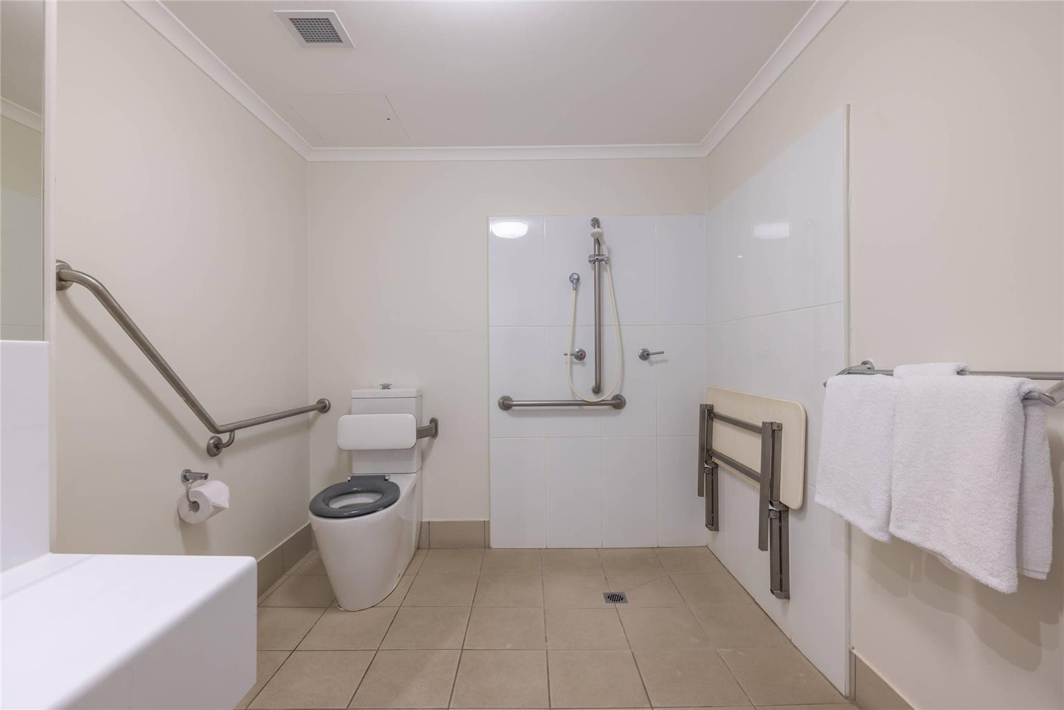 MAINSTAY SUITES TOWNSVILLE-guestroom-Guest Room,Bathroom,On-Site.jpg