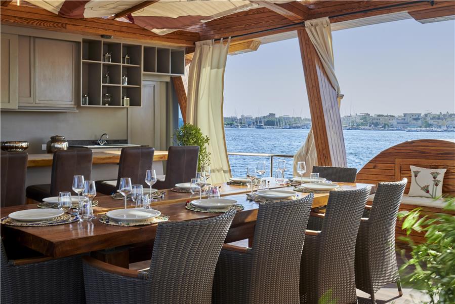 Dining,Dining Area,Restaurant,On-Site