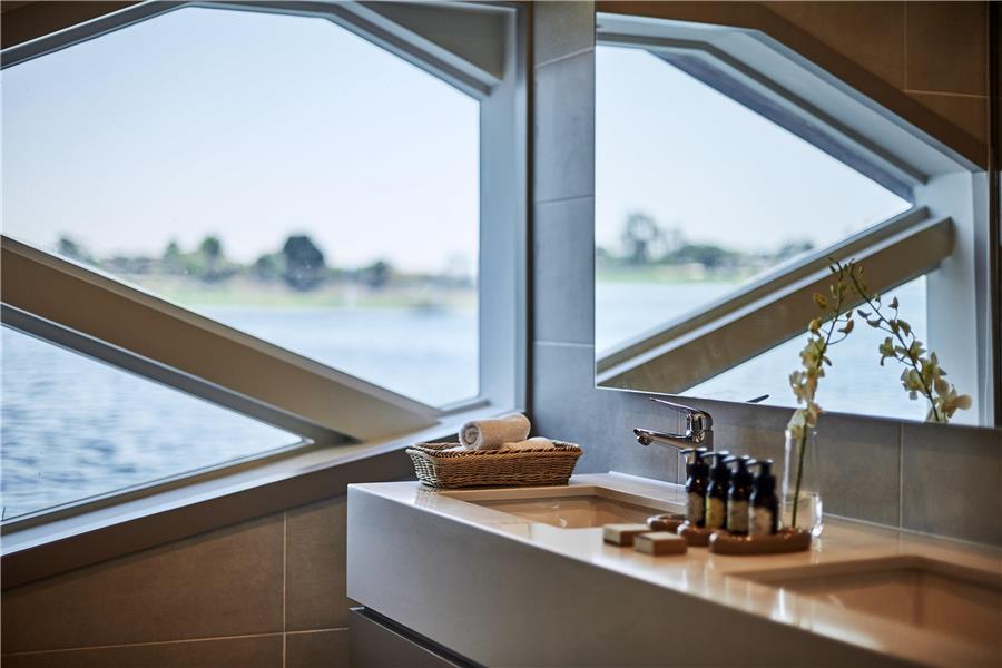 Guest Room,Bathroom,Suite,On-Site