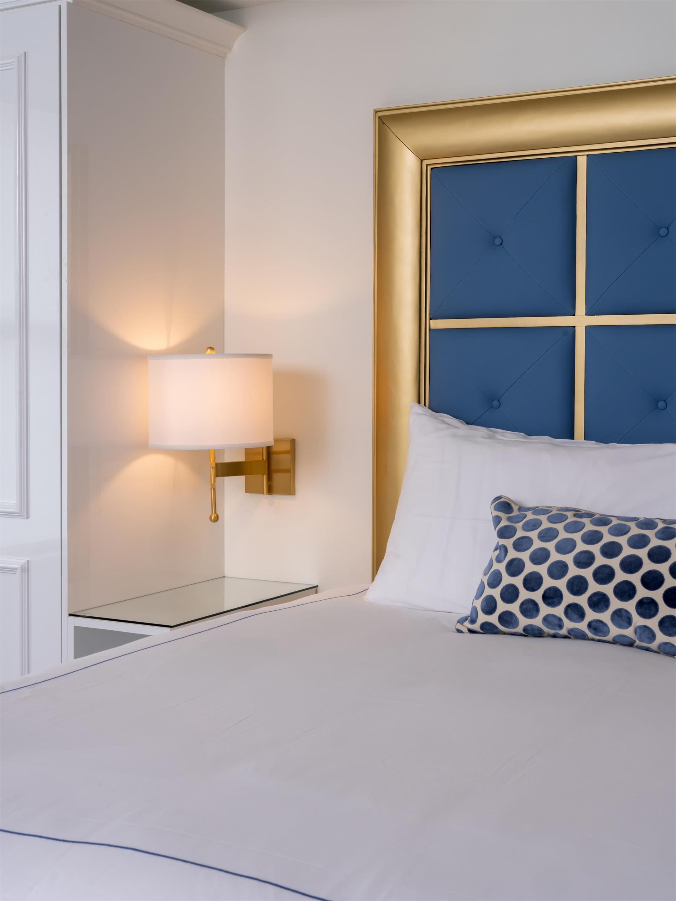 Detail Shot | The Adelphi Hotel