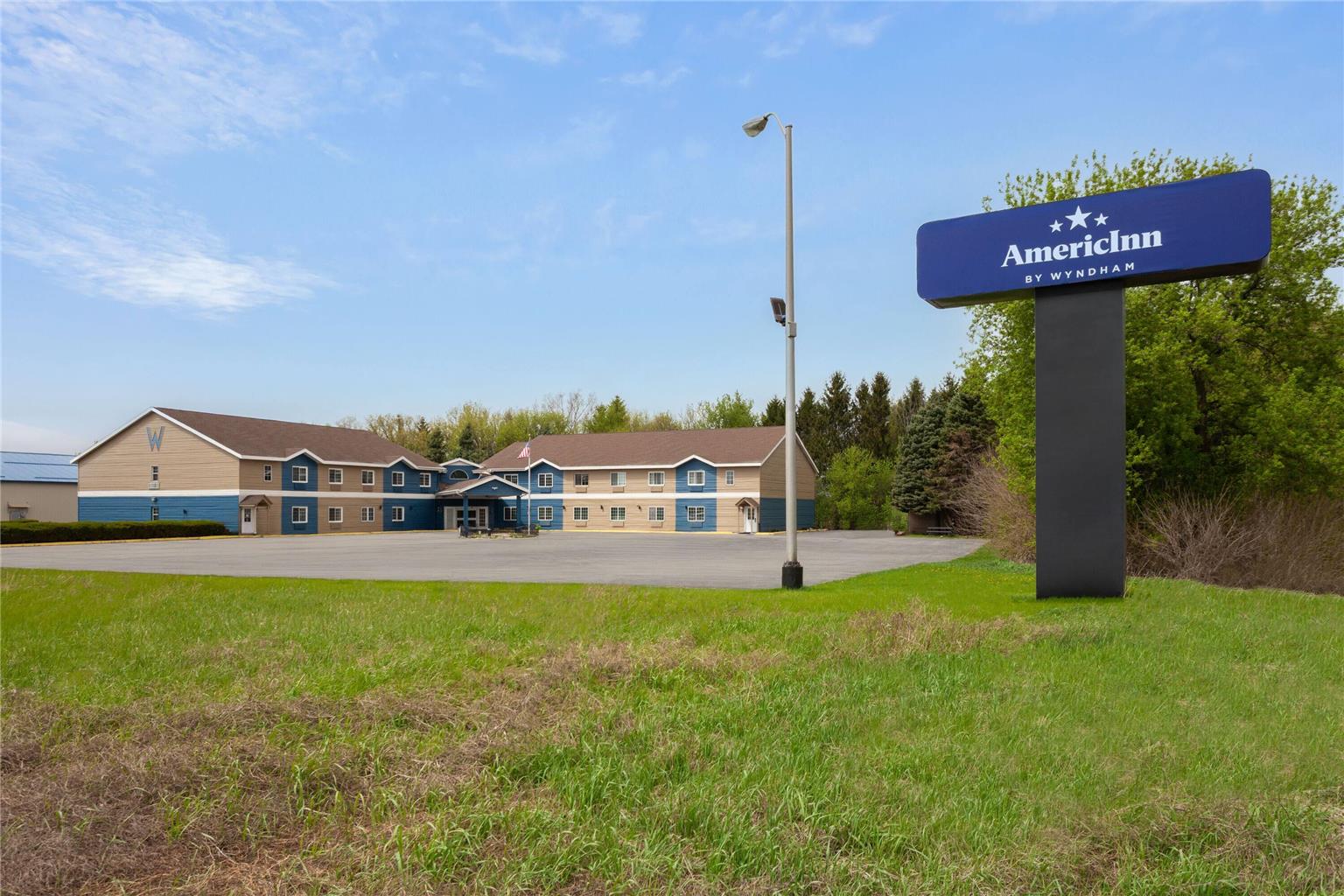 AmericInn by Wyndham Lake Mills