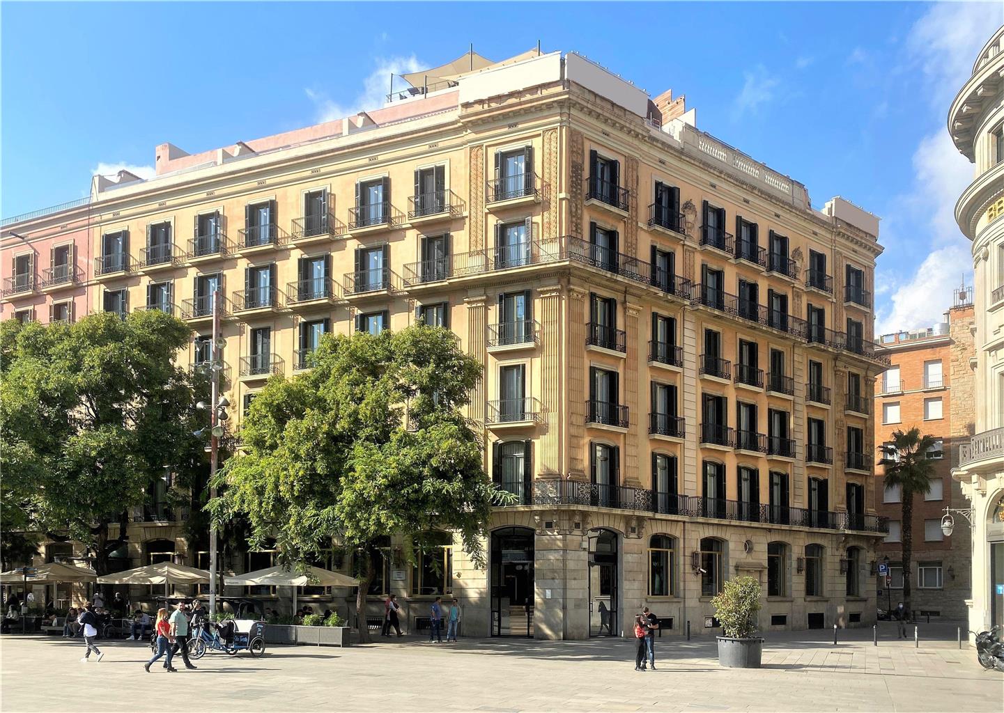 Lamaro Hotel