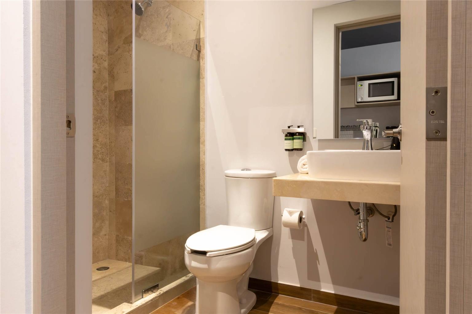 HOTEL ESTANCIAS VIVE MX EL MARQUES-guestroom-Bathroom,Suite,On-Site.jpg