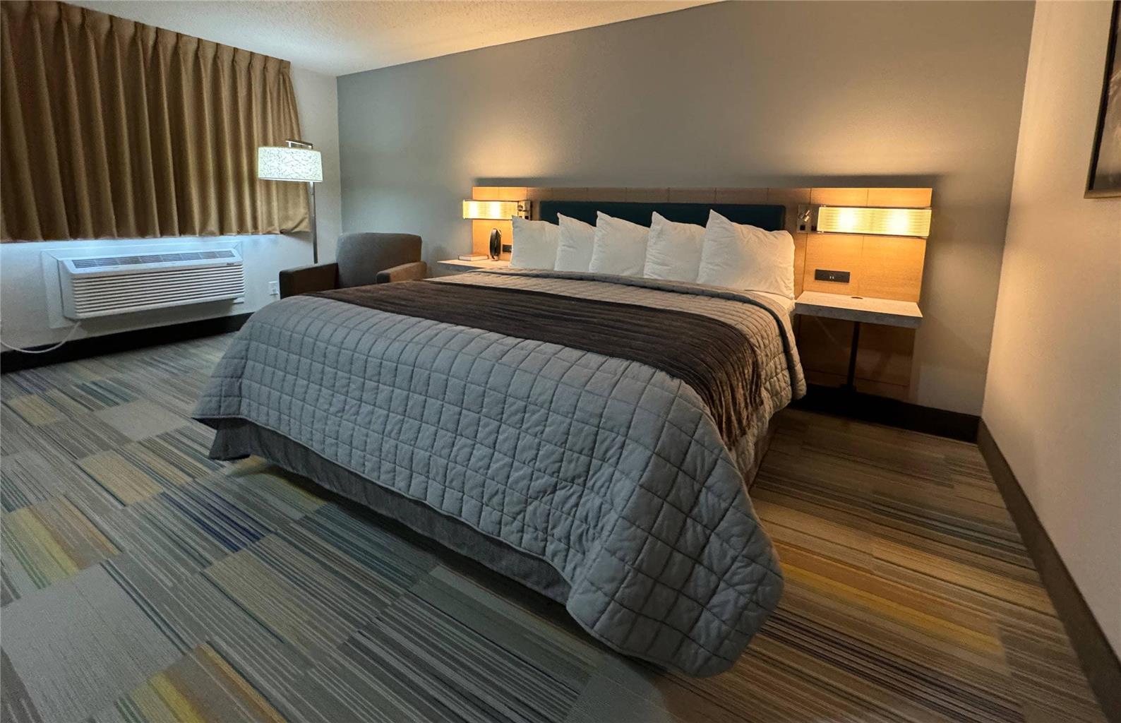 Bearcat Inn & Suites