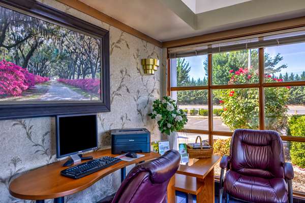 Conference Area - Americas Best Value Inn Phoenix - I-5, Exit 24