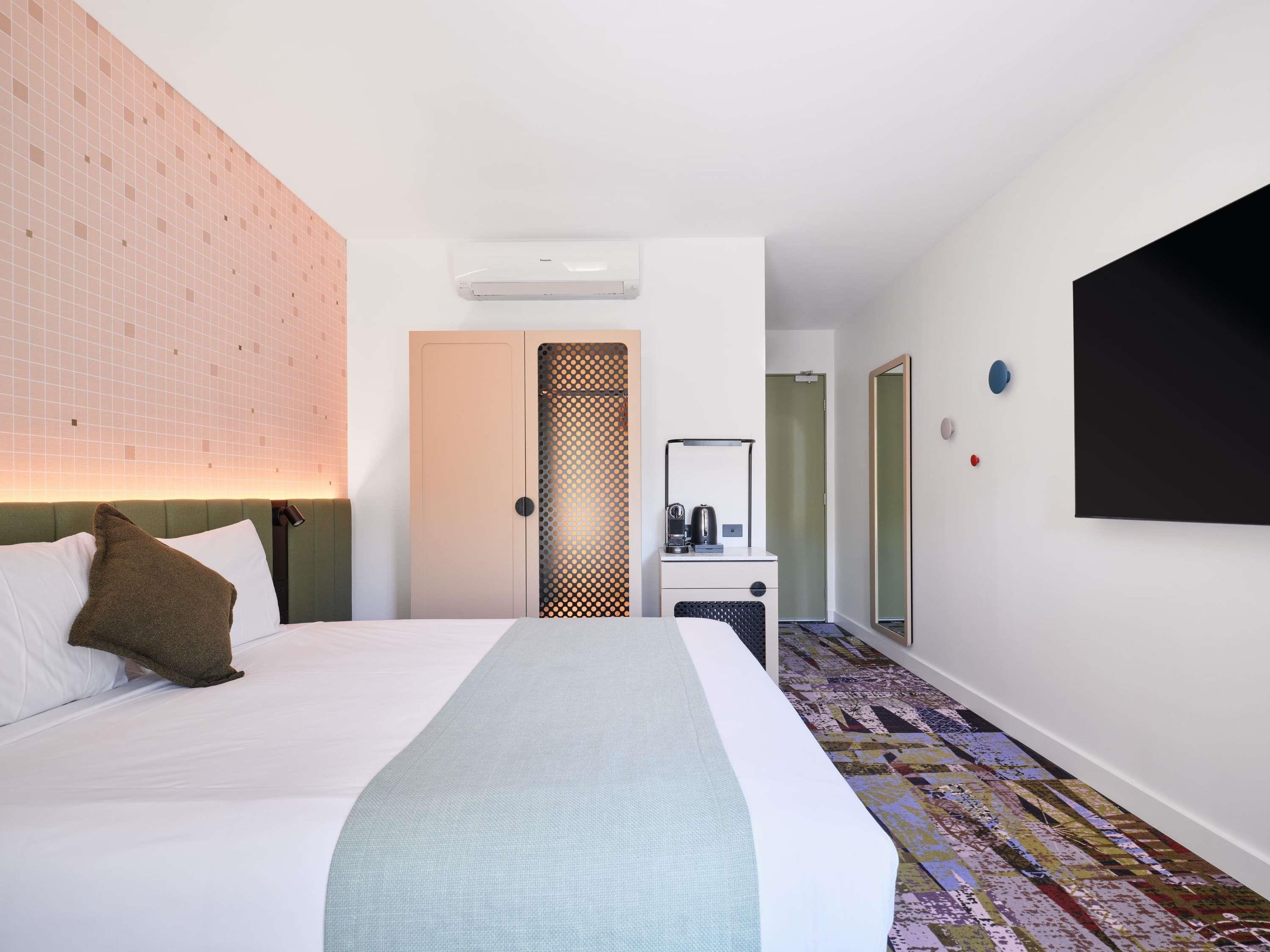 Novotel St Kilda Room Type - Standard King Room, Special Access