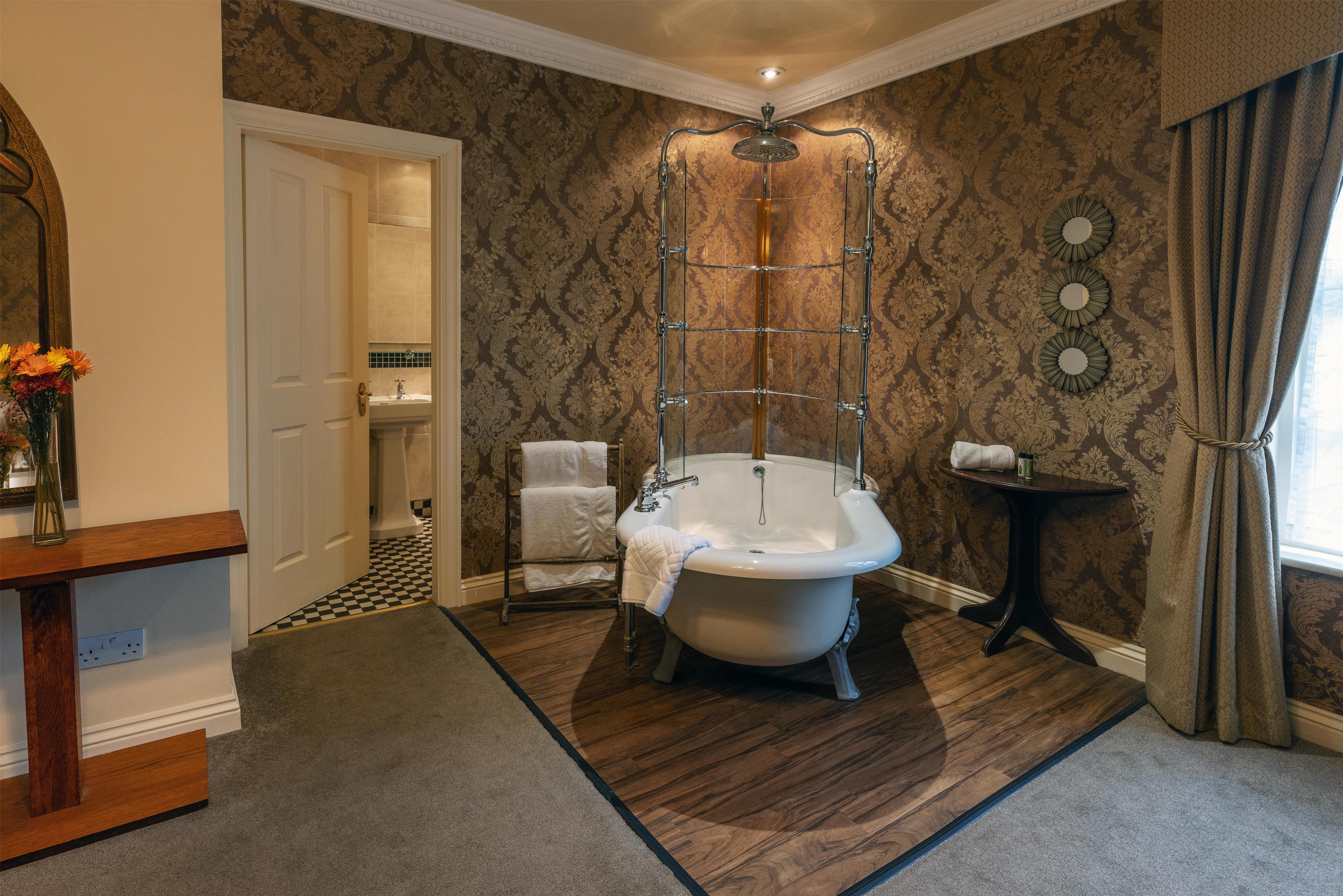 Ringwood Hall Hotel & Spa Room Type - 1 King Bed, Non-Smoking, Superior Room, Larger Room, Garden View, Feature Bath In Bedroom Ringwood Hall Hotel & Spa Room Type - 1 King Bed, Non-Smoking, Superior Room, Larger Room, Garden View, Feature Bath In Bedroom