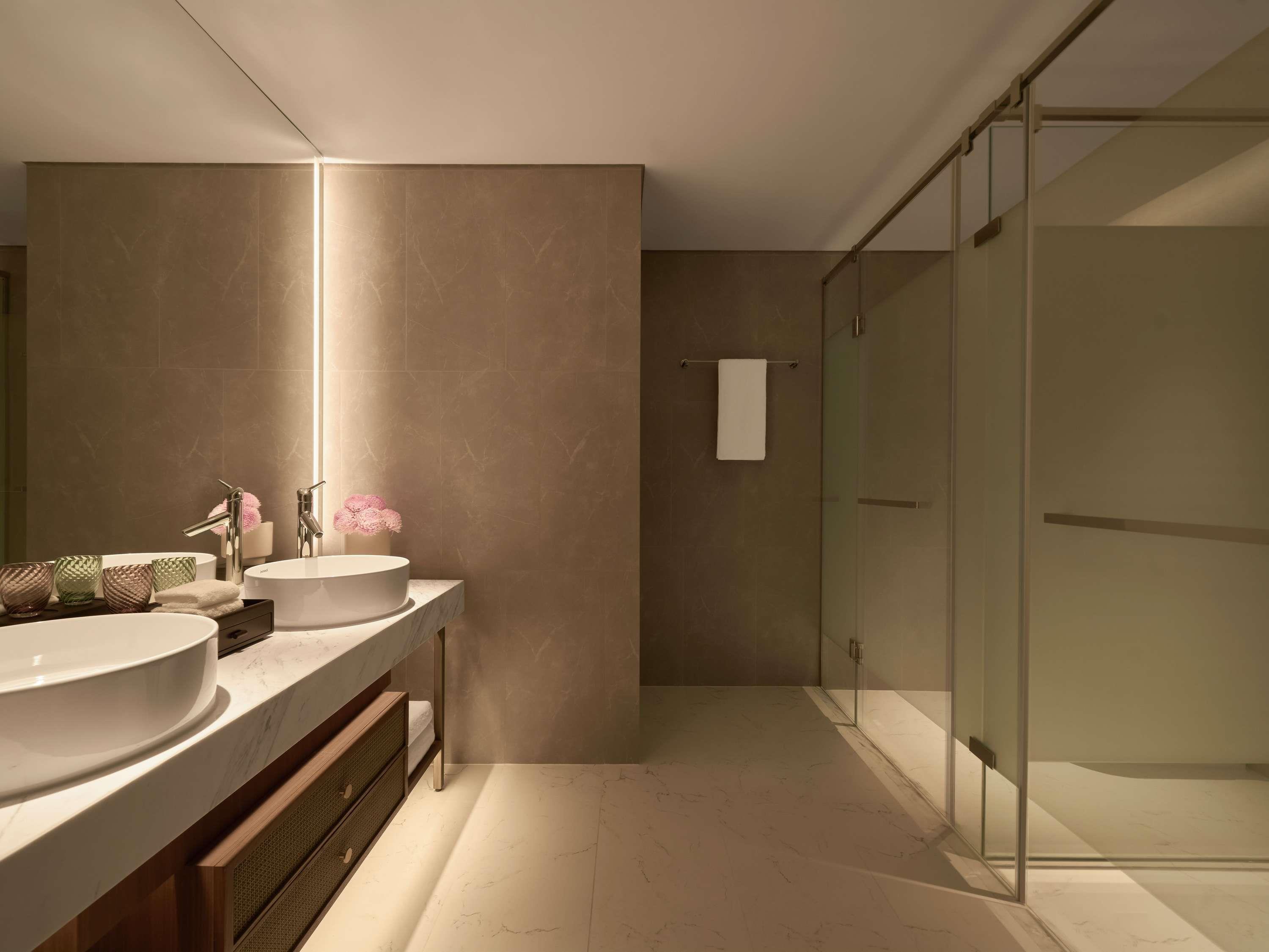 Pullman Ninh Binh Room Type - Deluxe Executive Room, Lounge Access, 1 King Size Bed, Panorama View