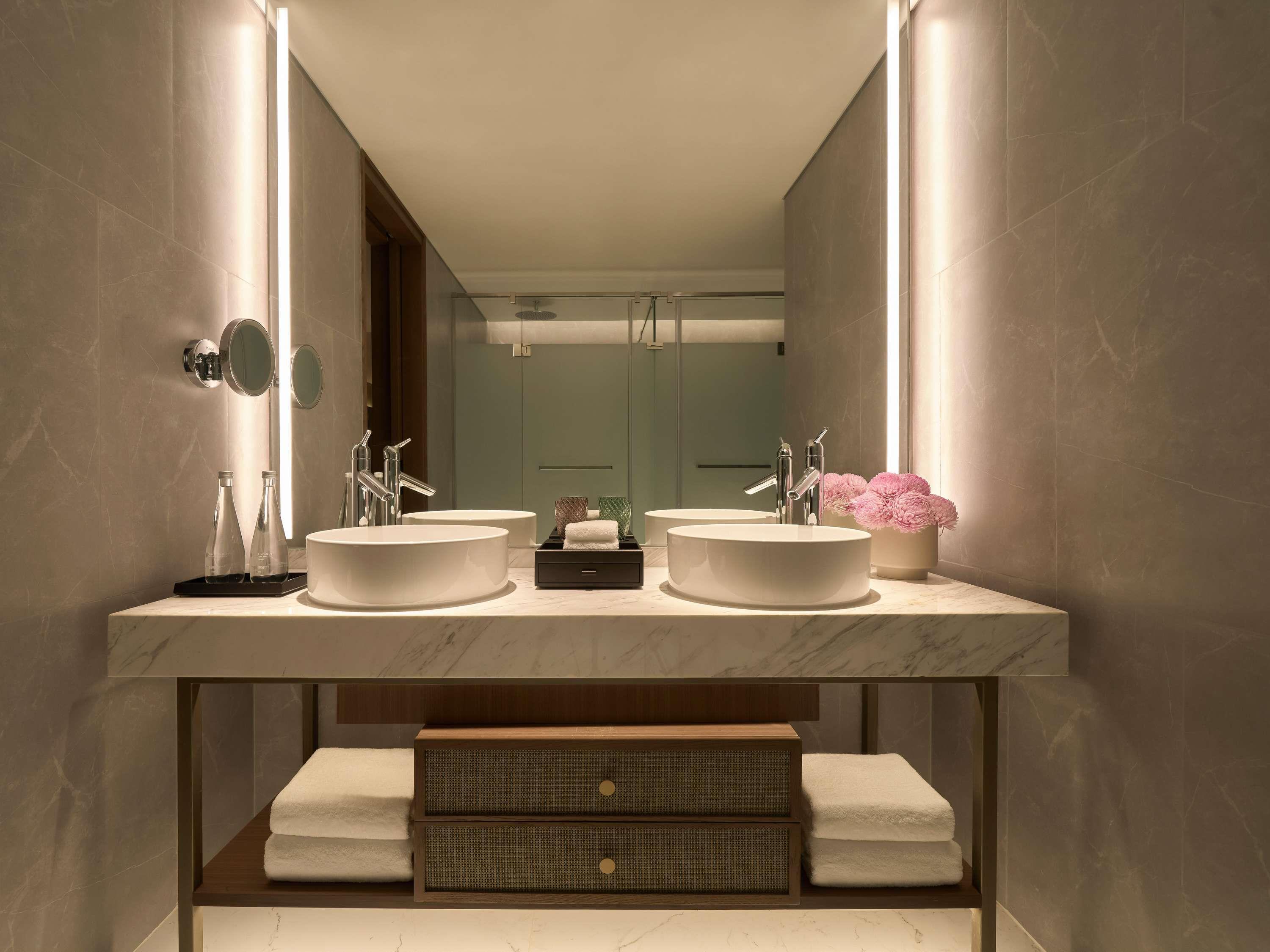 Pullman Ninh Binh Room Type - Deluxe Room, 1 King Size Bed, Panorama View