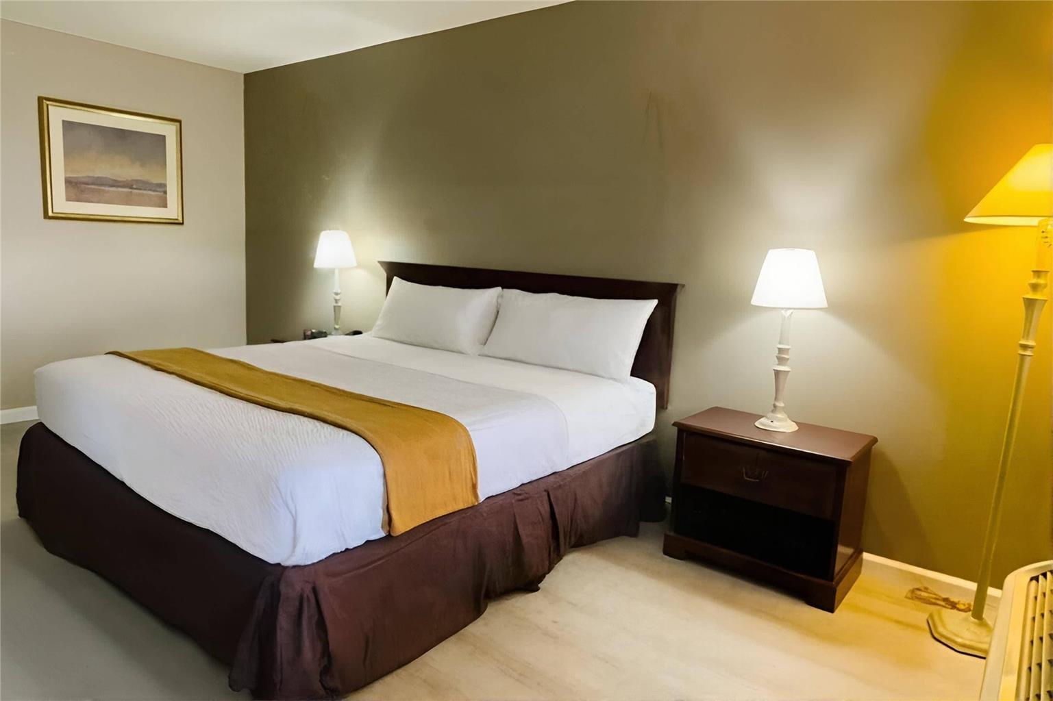 RODEWAY INN JACKSON - MARTELL-guestroom-Guest Room,On-Site.jpg