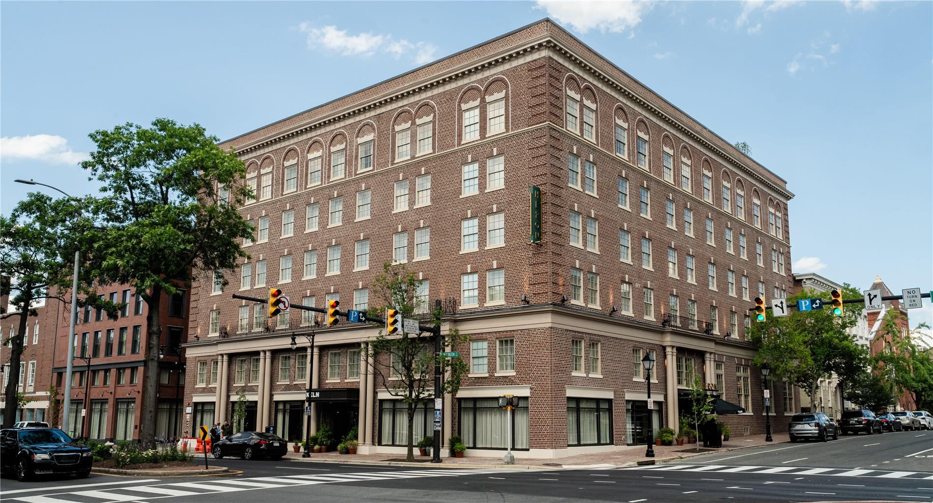 Hotel Heron