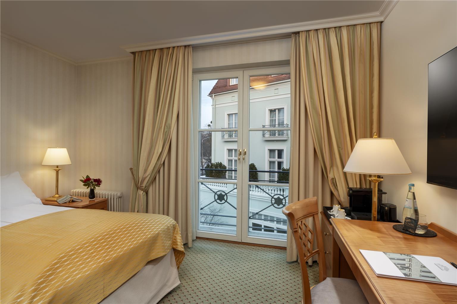 HOTEL AM JAEGERTOR-guestroom-Guest Room,On-Site.jpg