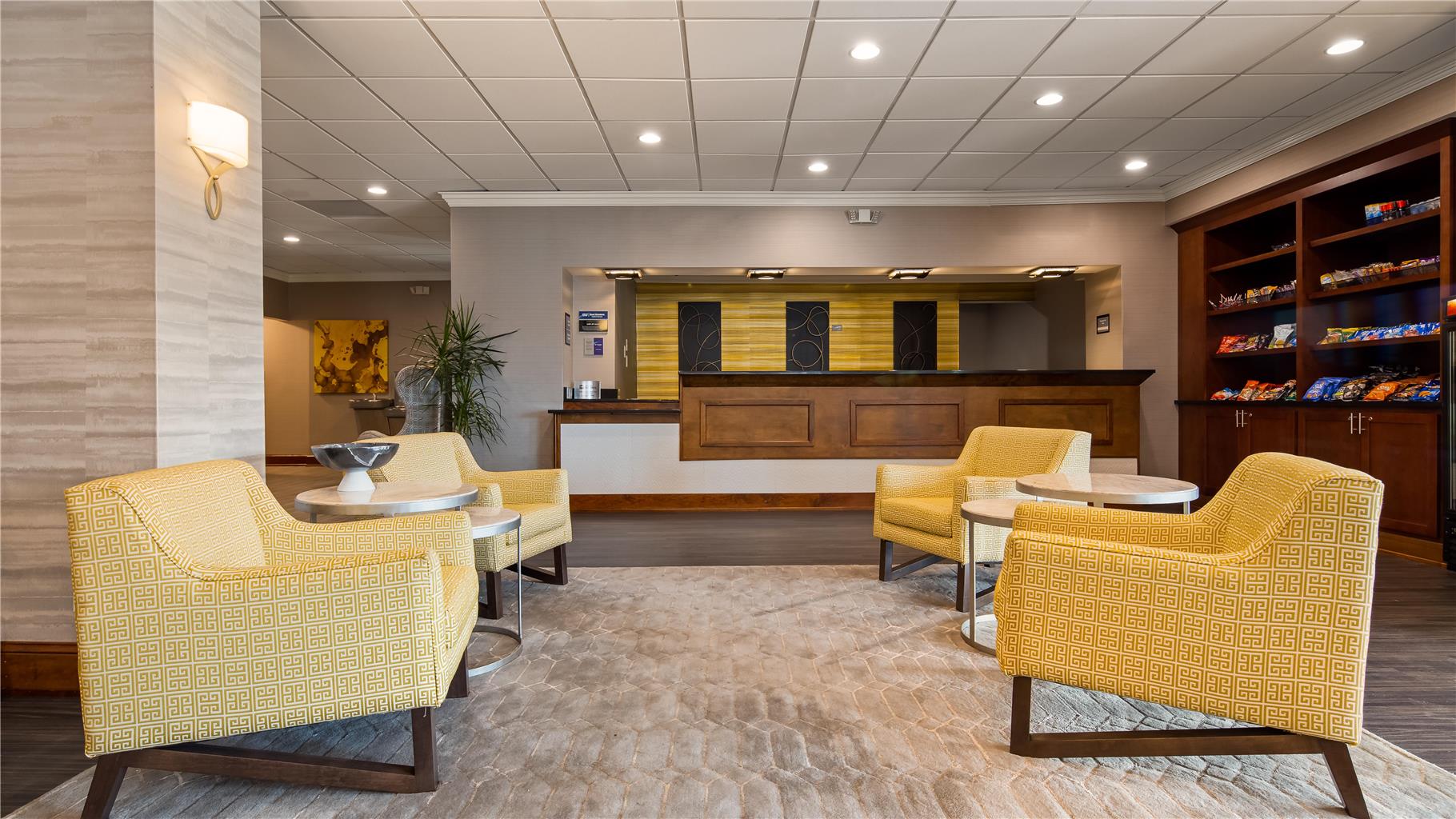 Cottonwood Airport & Expo Hotel