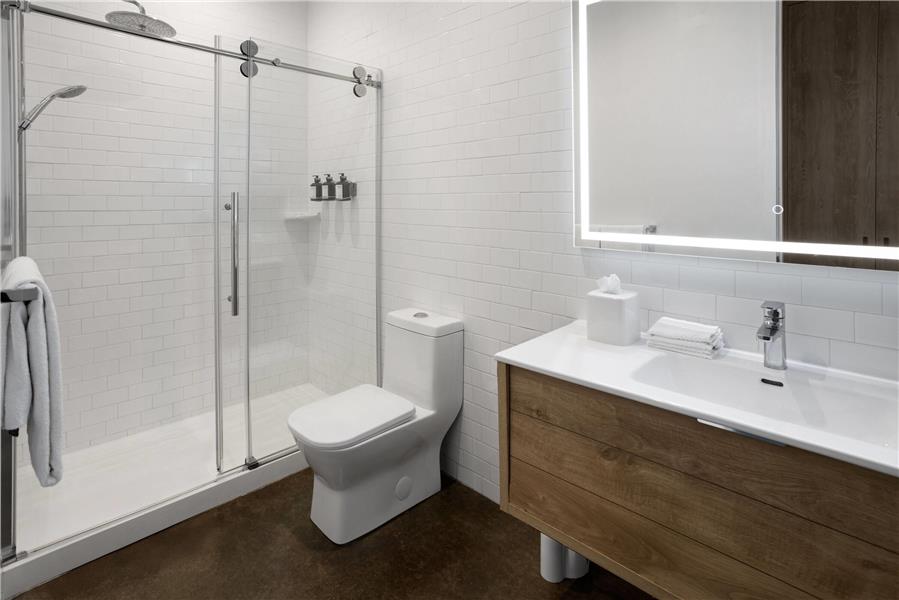 Bathroom,Suite,On-Site