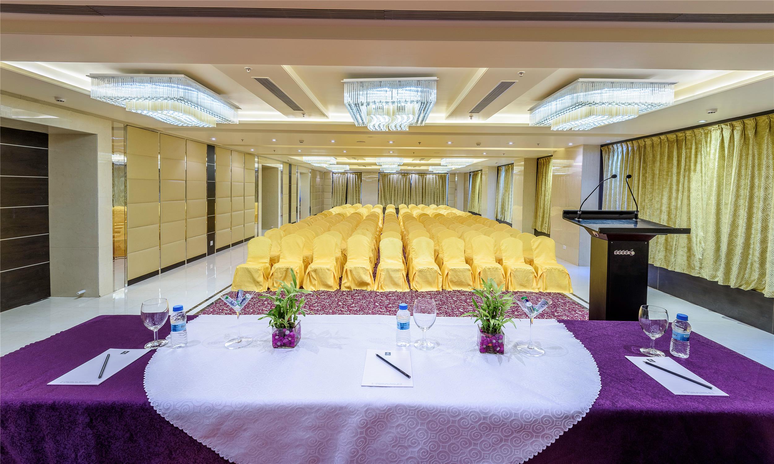 HOTEL GOLDEN TULIP JAIPUR KUKAS - Banquet Hall