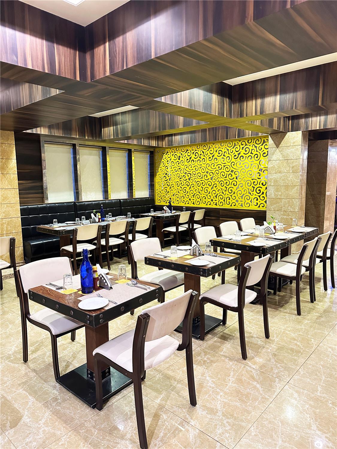 HOTEL GOLDEN TULIP KUKAS JAIPUR - Tulipe