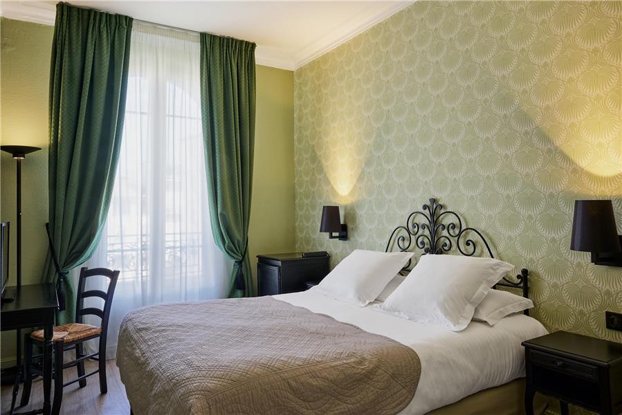 Guest Room,On-Site